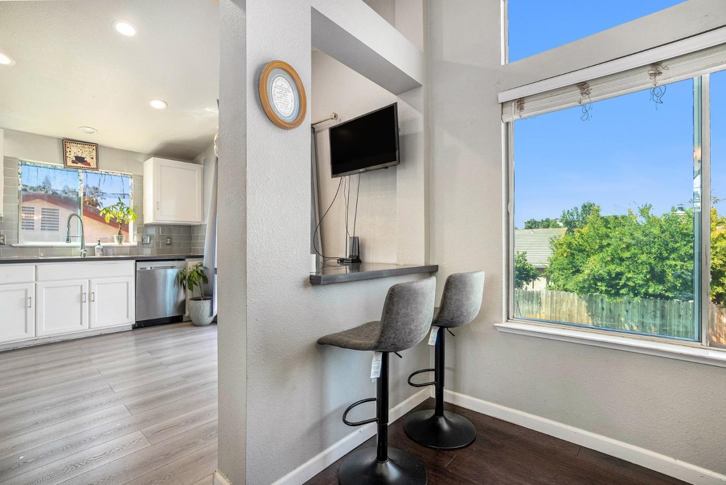 Detail Gallery Image 10 of 31 For 4705 Cayman Ct, Stockton,  CA 95210 - 4 Beds | 2/1 Baths