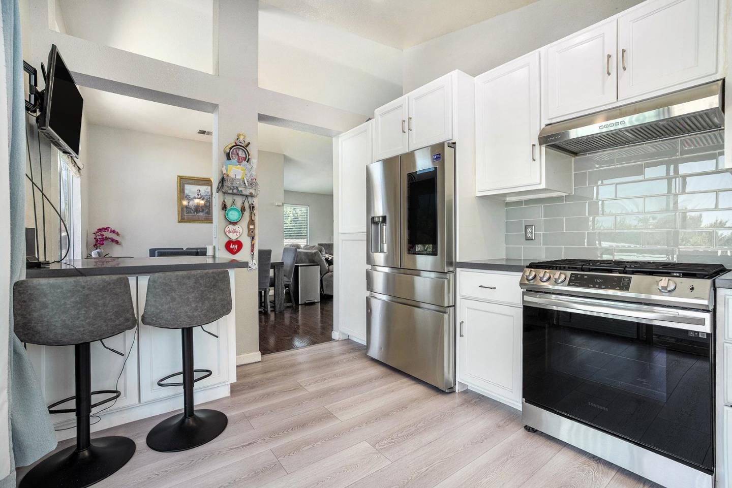 Detail Gallery Image 11 of 31 For 4705 Cayman Ct, Stockton,  CA 95210 - 4 Beds | 2/1 Baths
