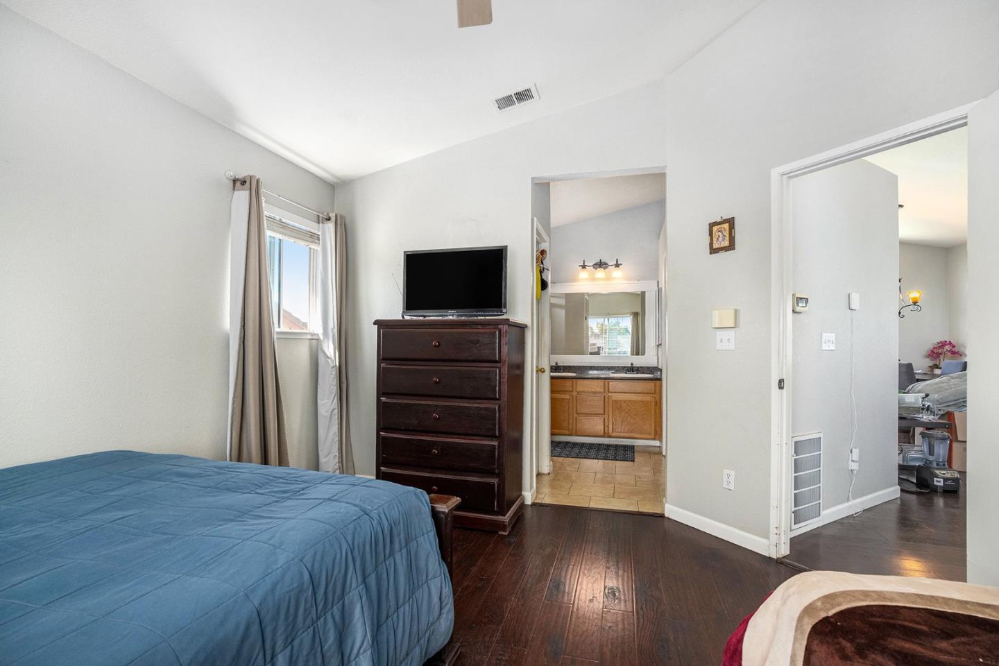 Detail Gallery Image 17 of 31 For 4705 Cayman Ct, Stockton,  CA 95210 - 4 Beds | 2/1 Baths