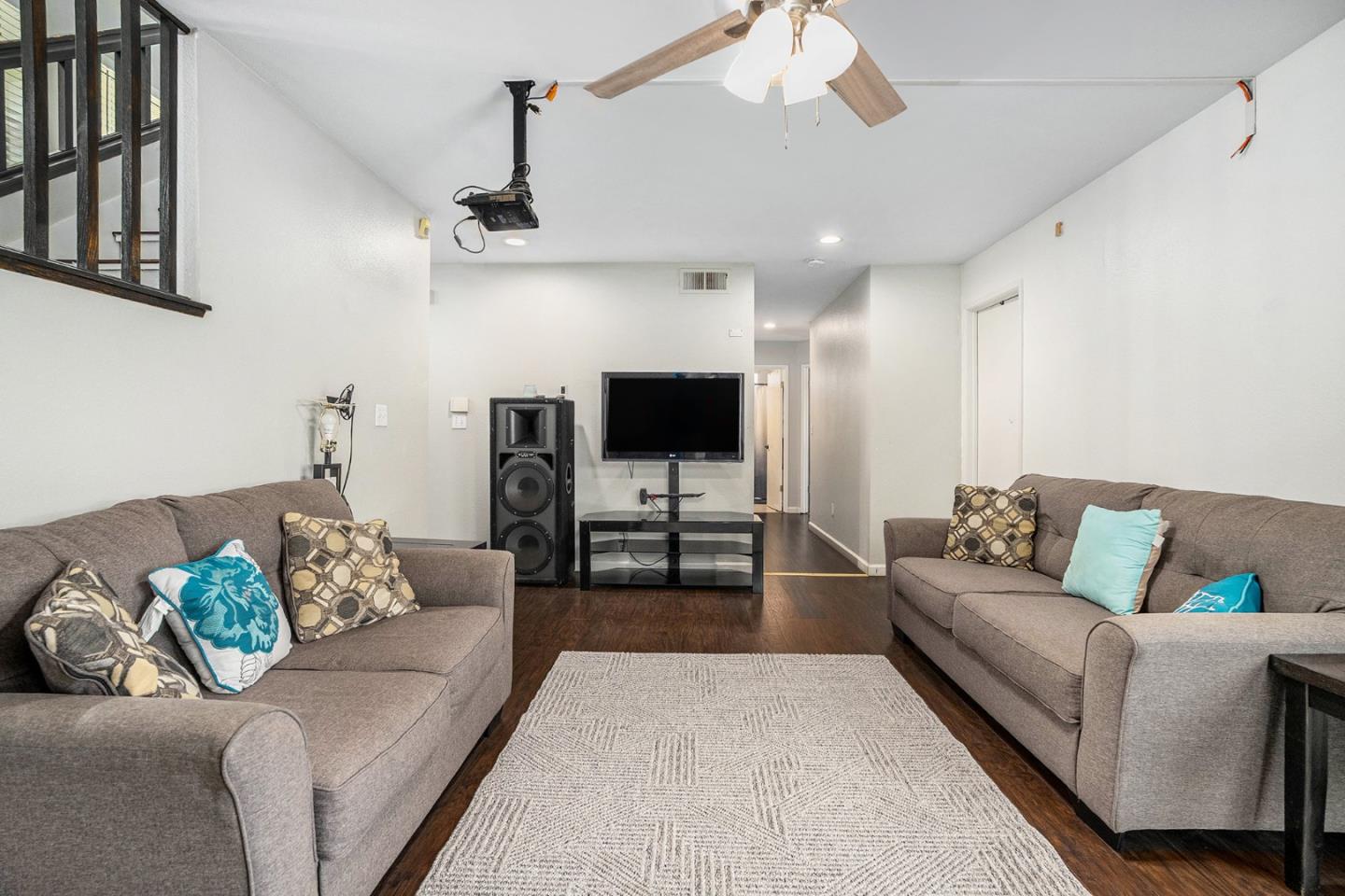 Detail Gallery Image 20 of 31 For 4705 Cayman Ct, Stockton,  CA 95210 - 4 Beds | 2/1 Baths