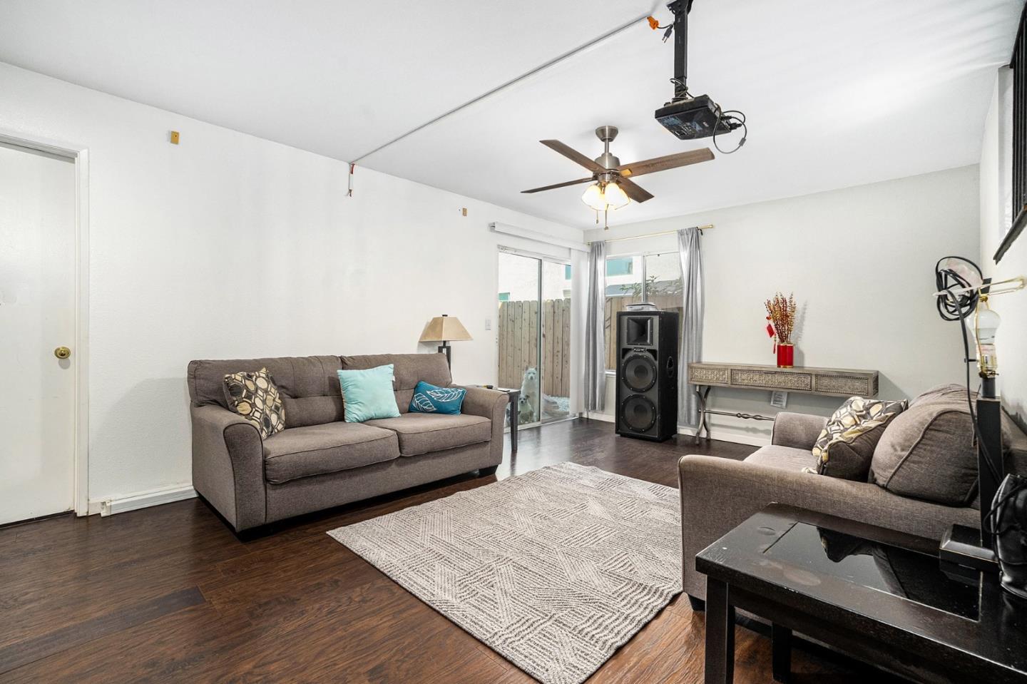 Detail Gallery Image 21 of 31 For 4705 Cayman Ct, Stockton,  CA 95210 - 4 Beds | 2/1 Baths