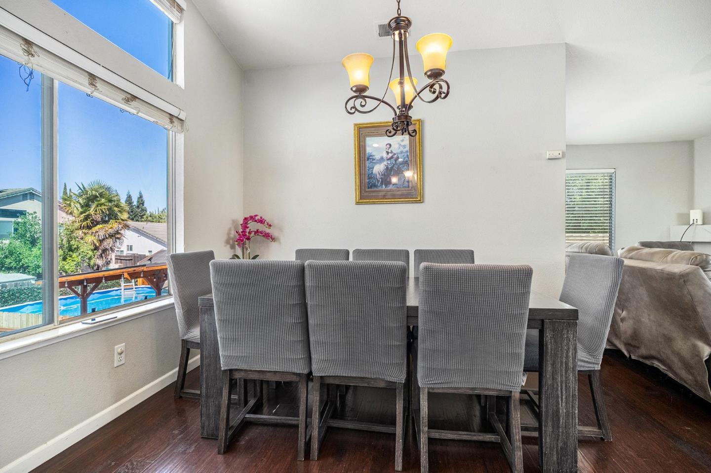 Detail Gallery Image 8 of 31 For 4705 Cayman Ct, Stockton,  CA 95210 - 4 Beds | 2/1 Baths