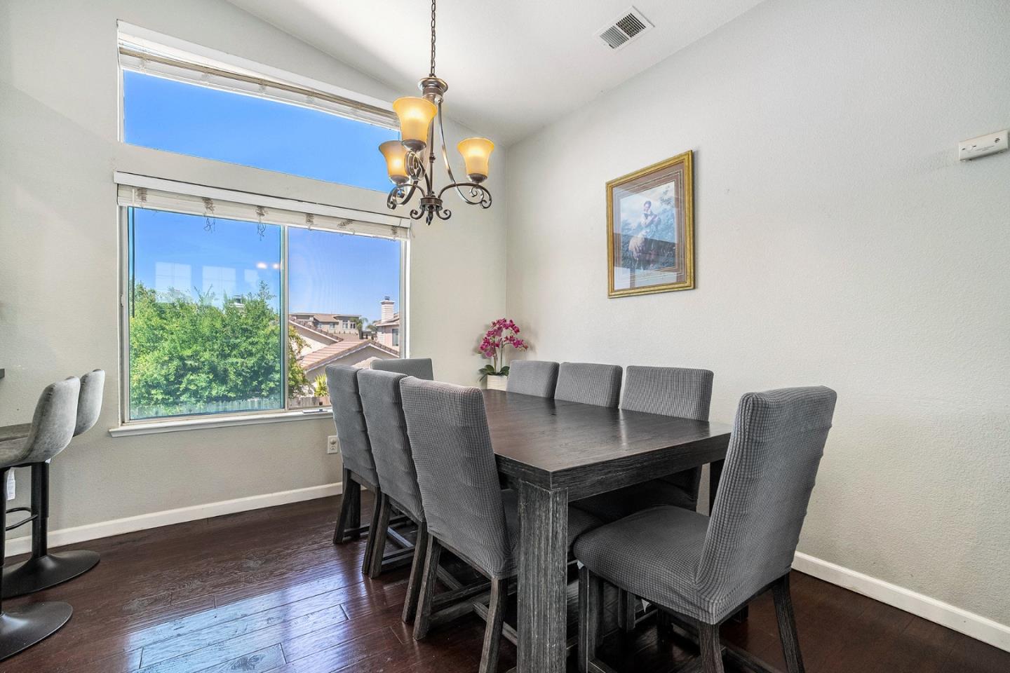 Detail Gallery Image 9 of 31 For 4705 Cayman Ct, Stockton,  CA 95210 - 4 Beds | 2/1 Baths