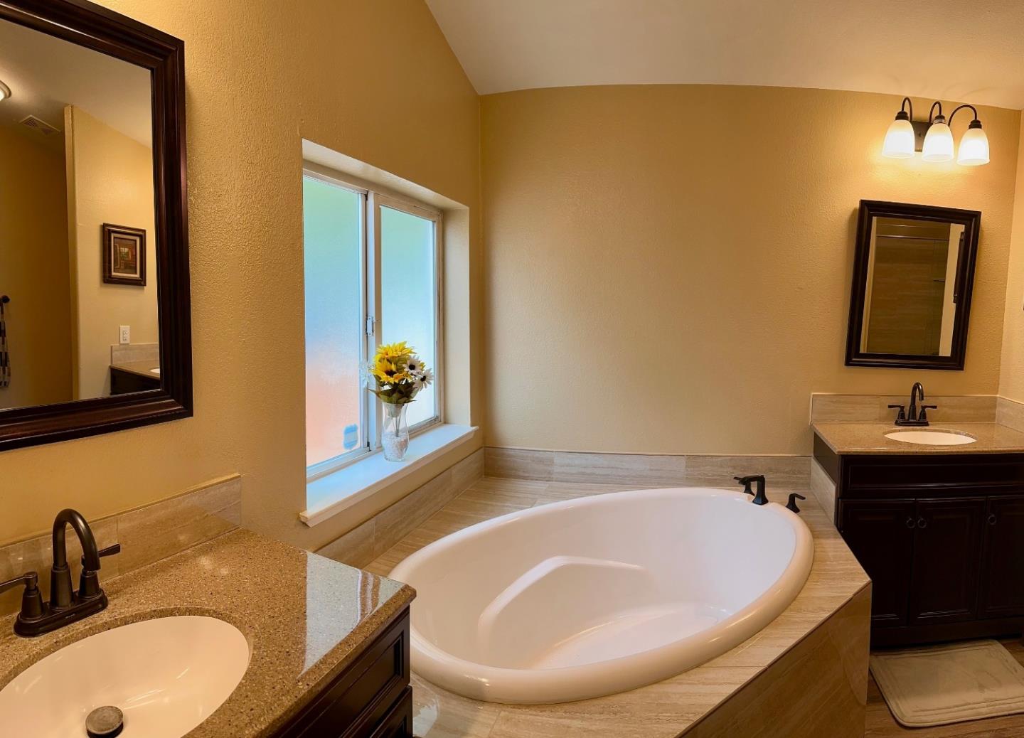Detail Gallery Image 18 of 26 For 200 Ford Rd #180,  San Jose,  CA 95138 - 4 Beds | 2 Baths