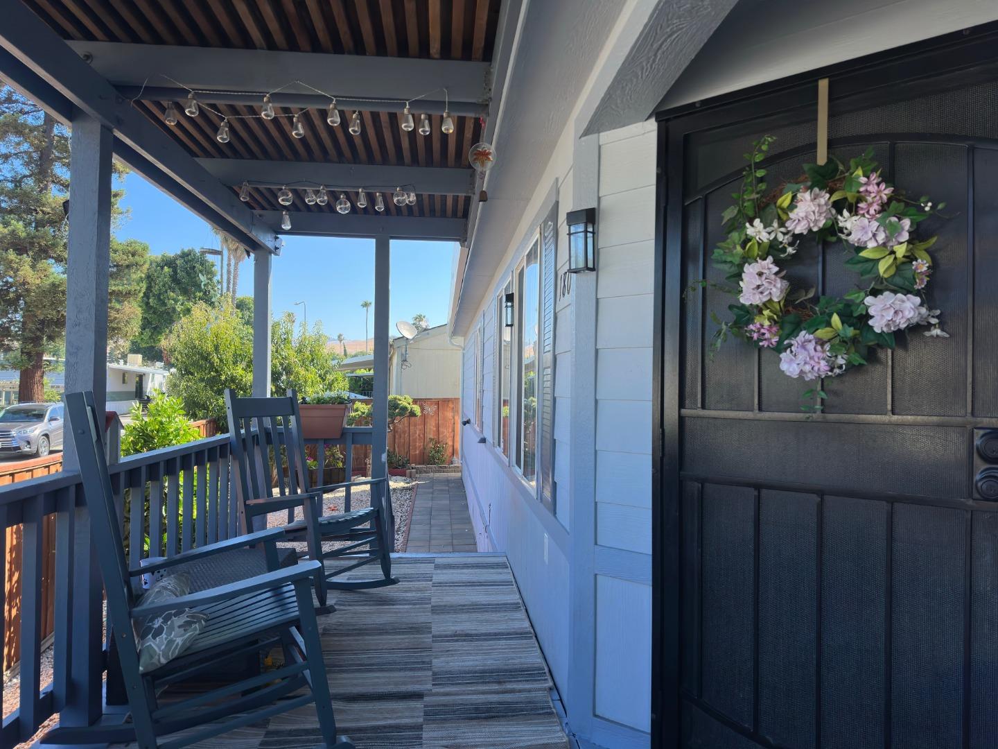 Detail Gallery Image 3 of 26 For 200 Ford Rd #180,  San Jose,  CA 95138 - 4 Beds | 2 Baths
