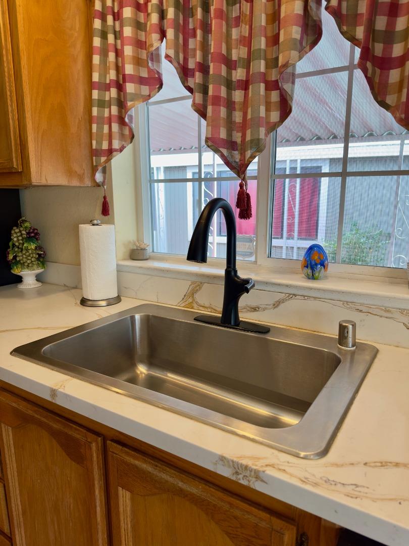 Detail Gallery Image 7 of 26 For 200 Ford Rd #180,  San Jose,  CA 95138 - 4 Beds | 2 Baths