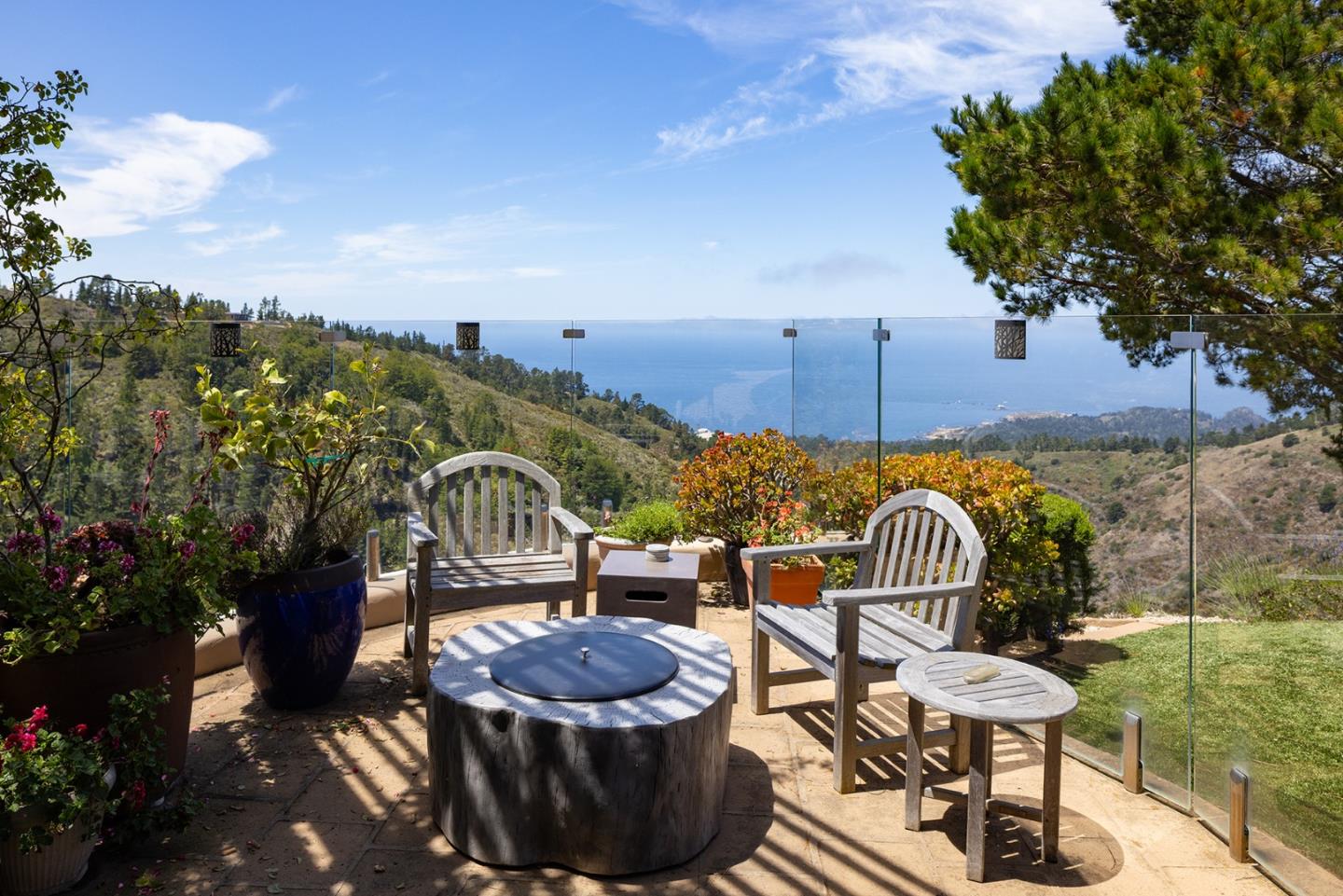 Detail Gallery Image 12 of 48 For 3200 Red Wolf Dr, Carmel,  CA 93923 - 5 Beds | 6/2 Baths