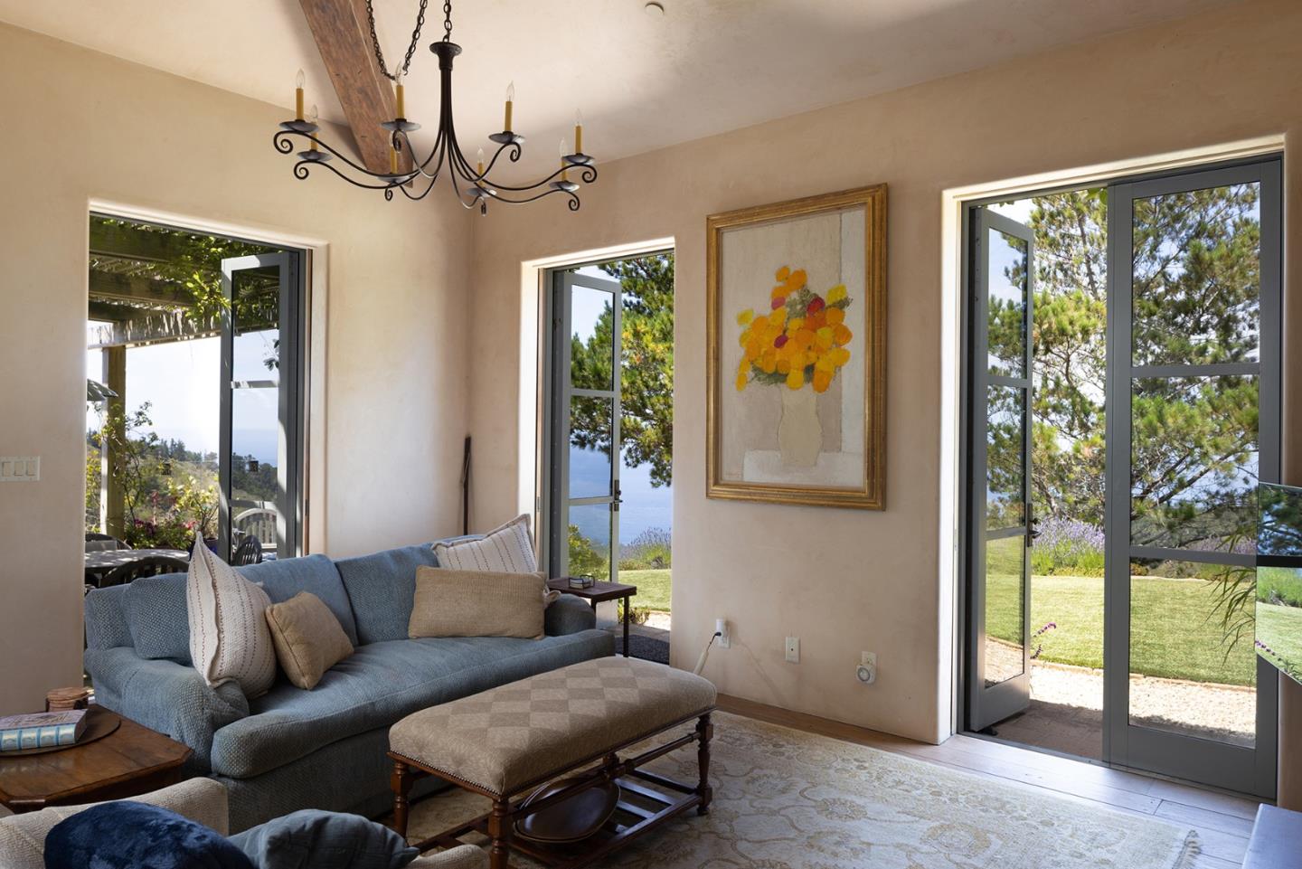 Detail Gallery Image 14 of 48 For 3200 Red Wolf Dr, Carmel,  CA 93923 - 5 Beds | 6/2 Baths