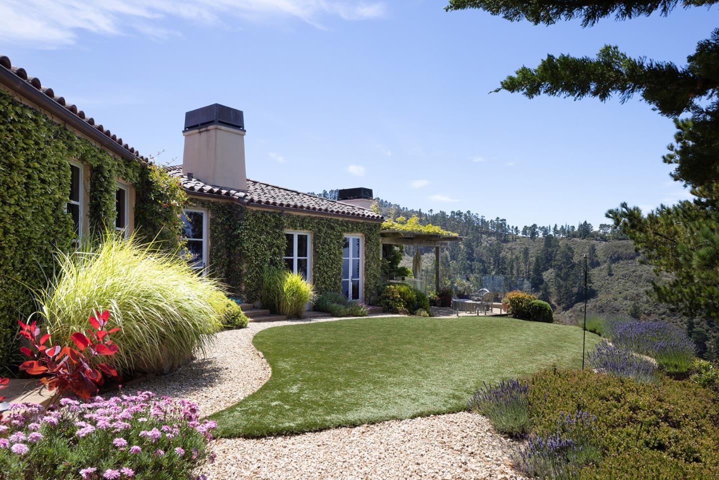 Detail Gallery Image 16 of 48 For 3200 Red Wolf Dr, Carmel,  CA 93923 - 5 Beds | 6/2 Baths