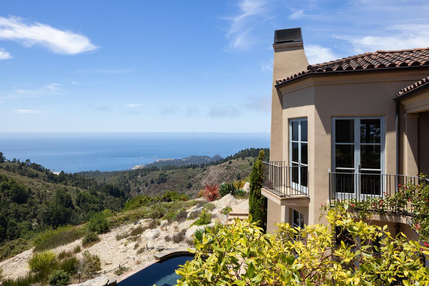 Detail Gallery Image 26 of 48 For 3200 Red Wolf Dr, Carmel,  CA 93923 - 5 Beds | 6/2 Baths