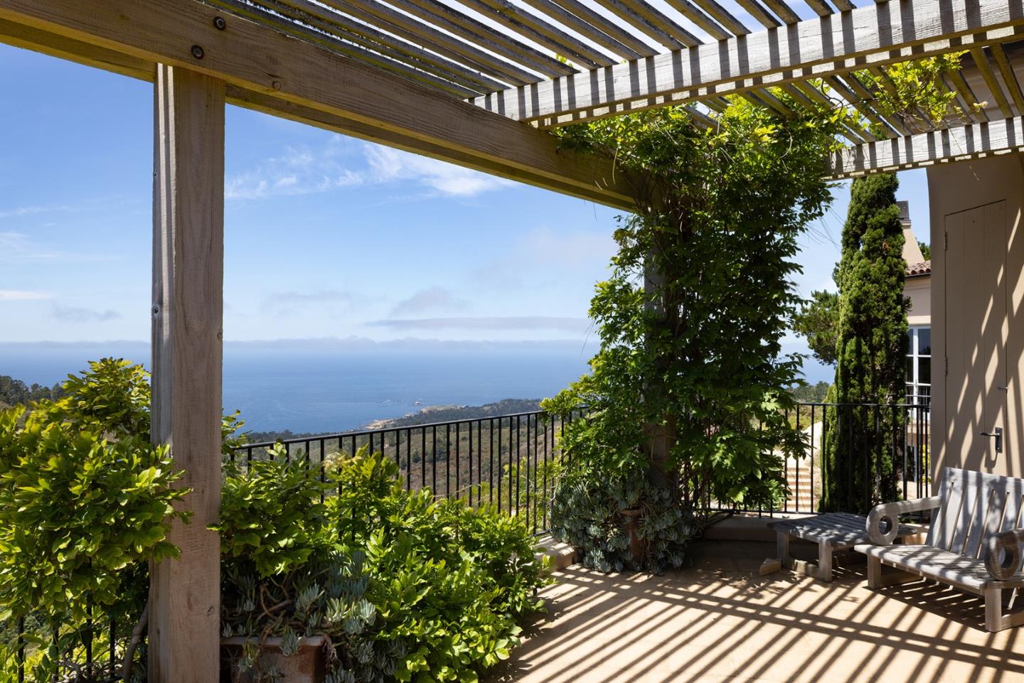 Detail Gallery Image 28 of 48 For 3200 Red Wolf Dr, Carmel,  CA 93923 - 5 Beds | 6/2 Baths