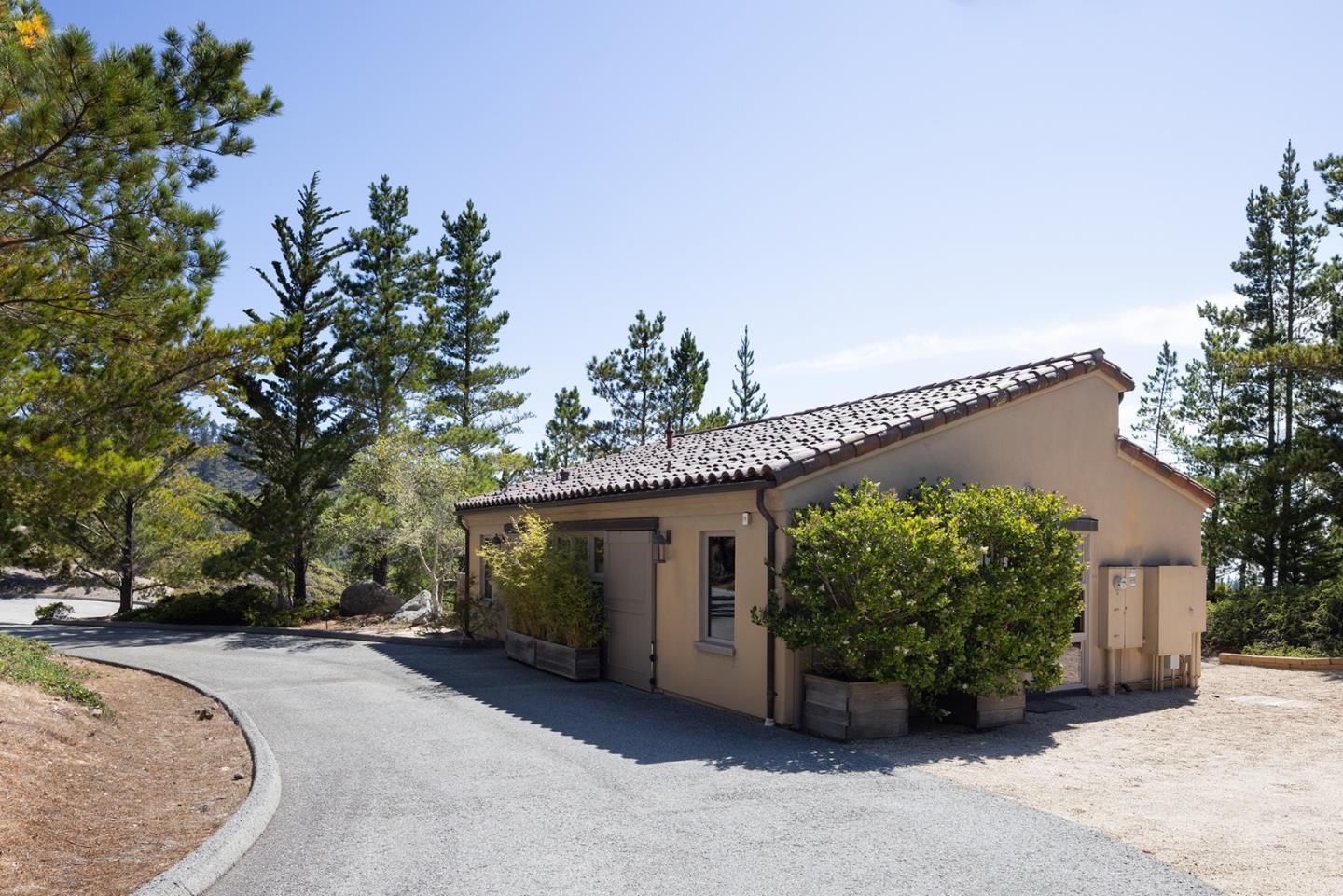 Detail Gallery Image 38 of 48 For 3200 Red Wolf Dr, Carmel,  CA 93923 - 5 Beds | 6/2 Baths