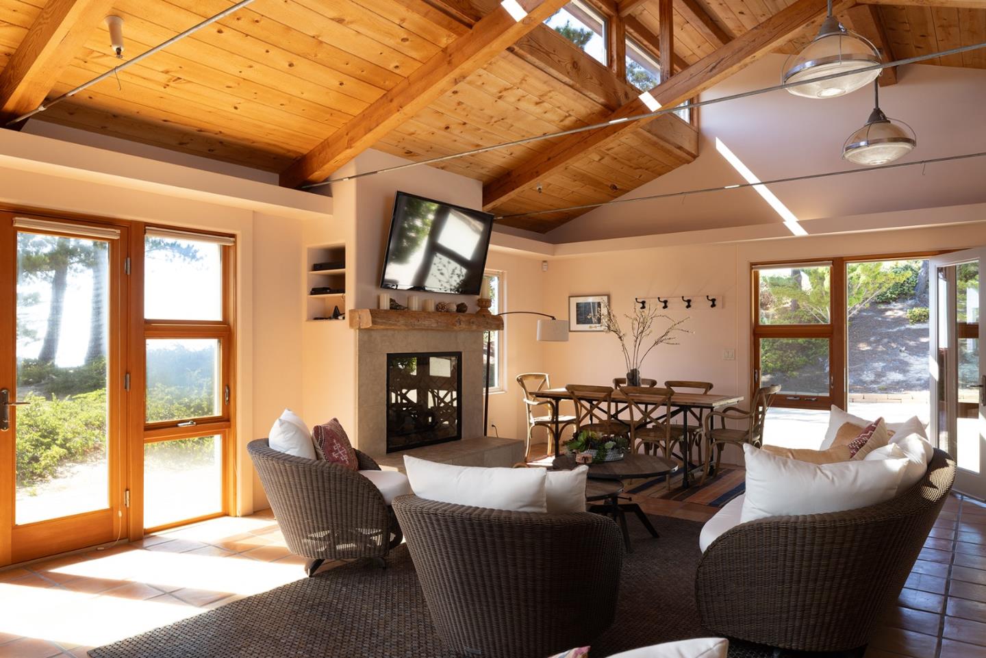 Detail Gallery Image 40 of 48 For 3200 Red Wolf Dr, Carmel,  CA 93923 - 5 Beds | 6/2 Baths