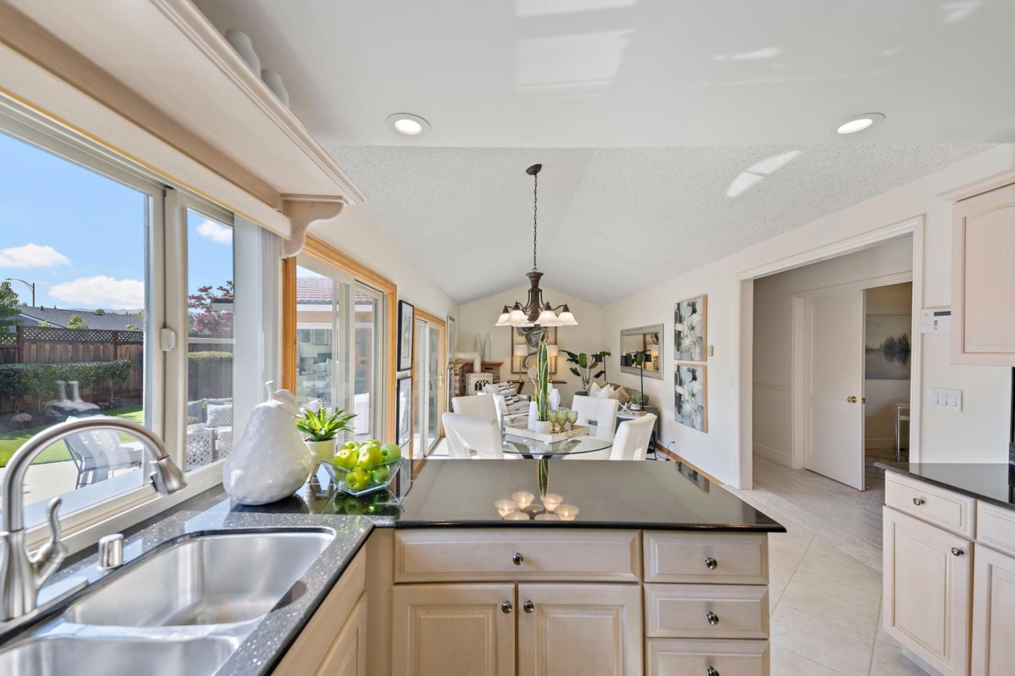 Detail Gallery Image 14 of 36 For 6106 Calle Esperanza, San Jose,  CA 95120 - 4 Beds | 2 Baths