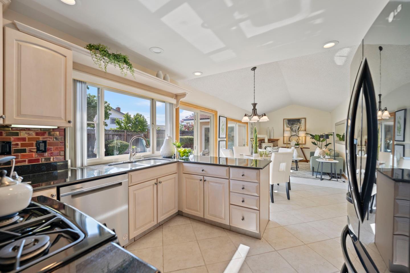 Detail Gallery Image 9 of 36 For 6106 Calle Esperanza, San Jose,  CA 95120 - 4 Beds | 2 Baths
