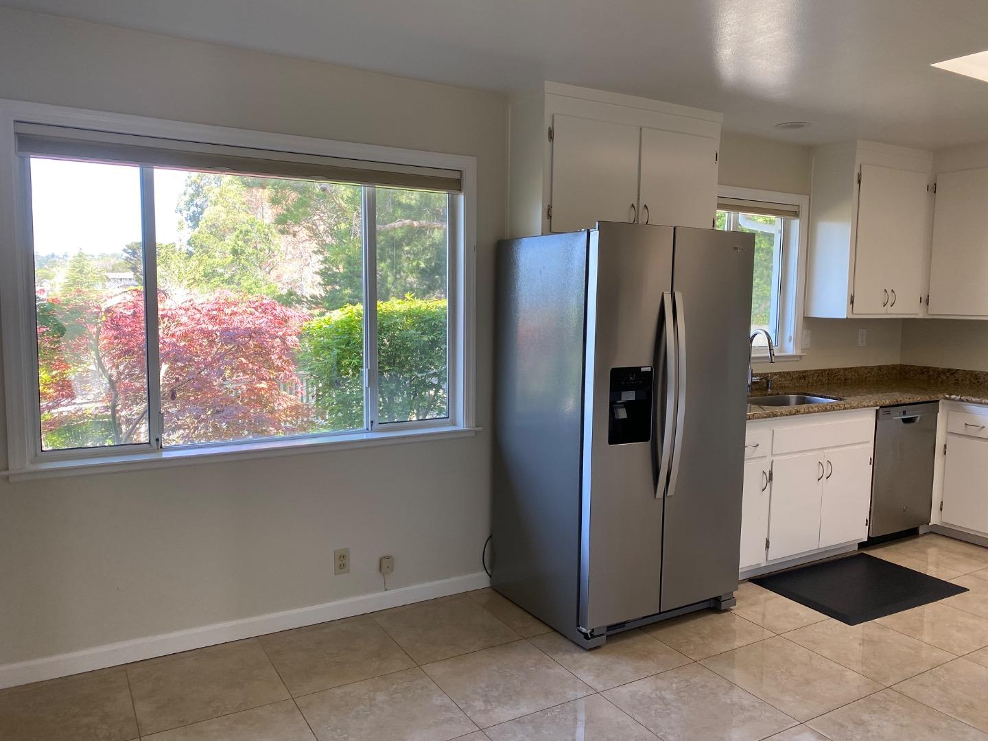Detail Gallery Image 5 of 18 For 1456 Bel Aire Rd, San Mateo,  CA 94402 - 4 Beds | 3 Baths