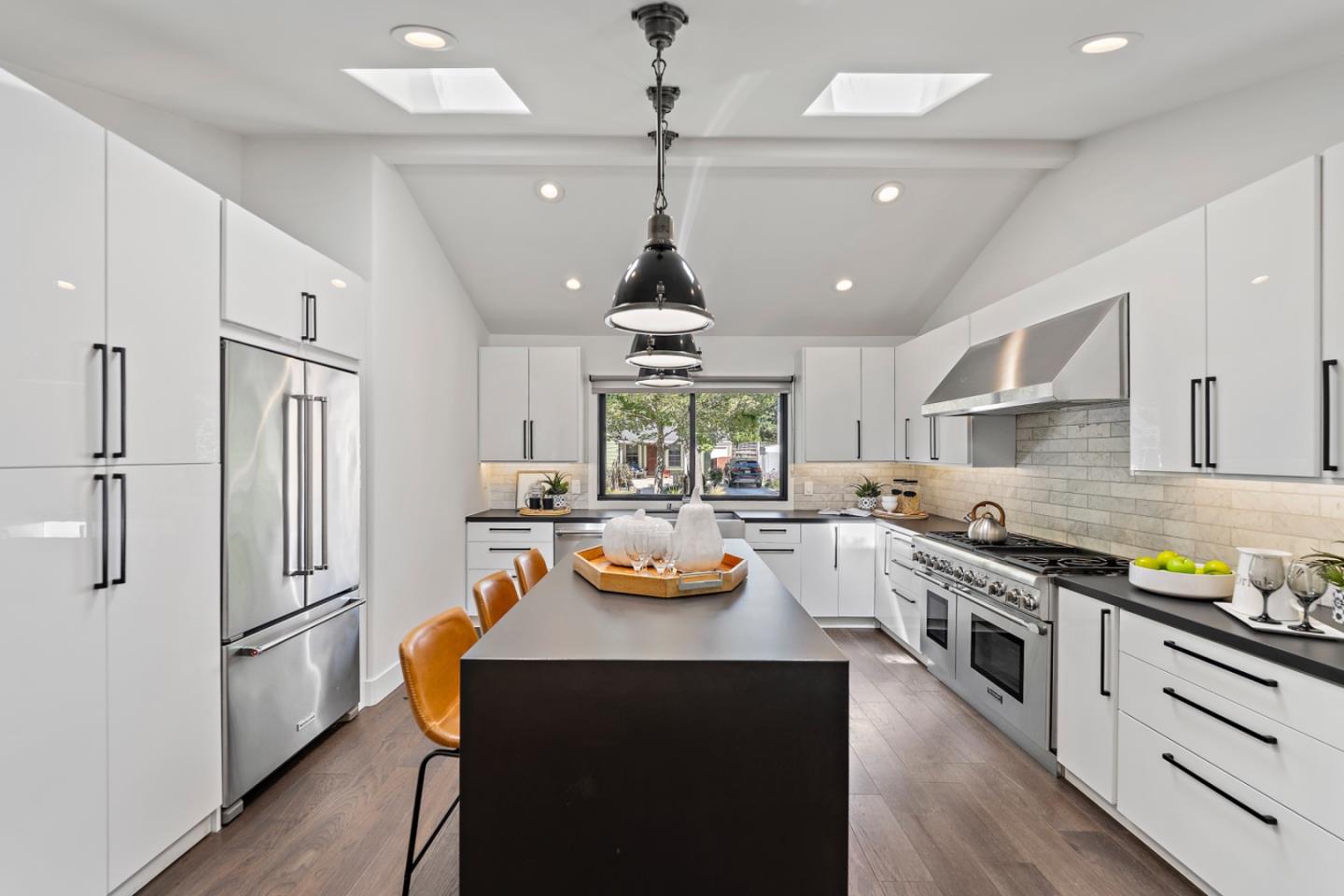 Detail Gallery Image 10 of 41 For 1335 Vernon Ave, San Jose,  CA 95125 - 3 Beds | 2 Baths