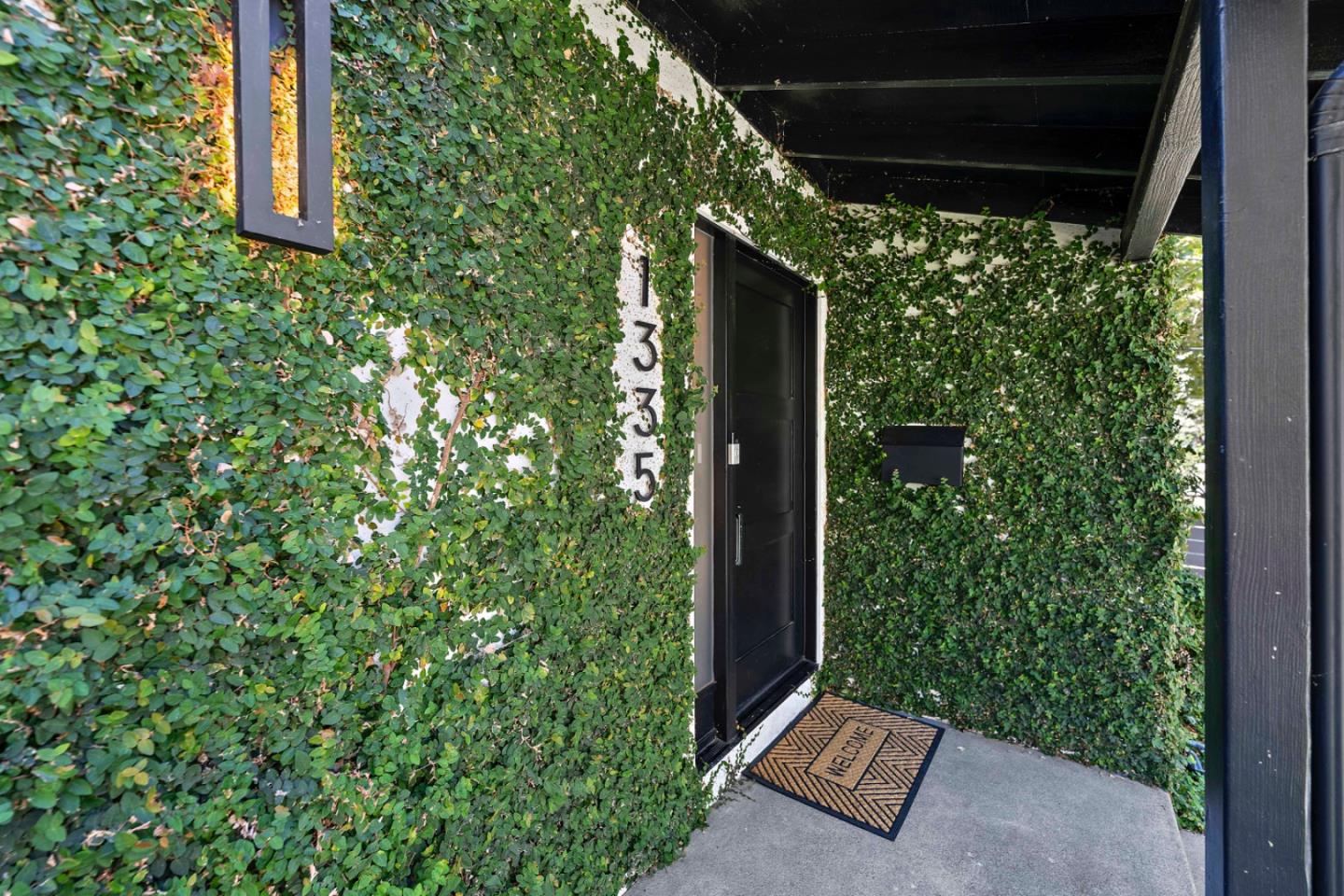 Detail Gallery Image 3 of 41 For 1335 Vernon Ave, San Jose,  CA 95125 - 3 Beds | 2 Baths