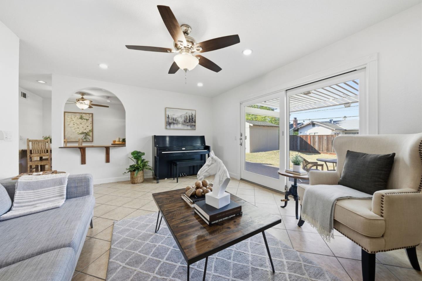 Detail Gallery Image 10 of 52 For 5841 Blossom Ave, San Jose,  CA 95123 - 3 Beds | 2 Baths