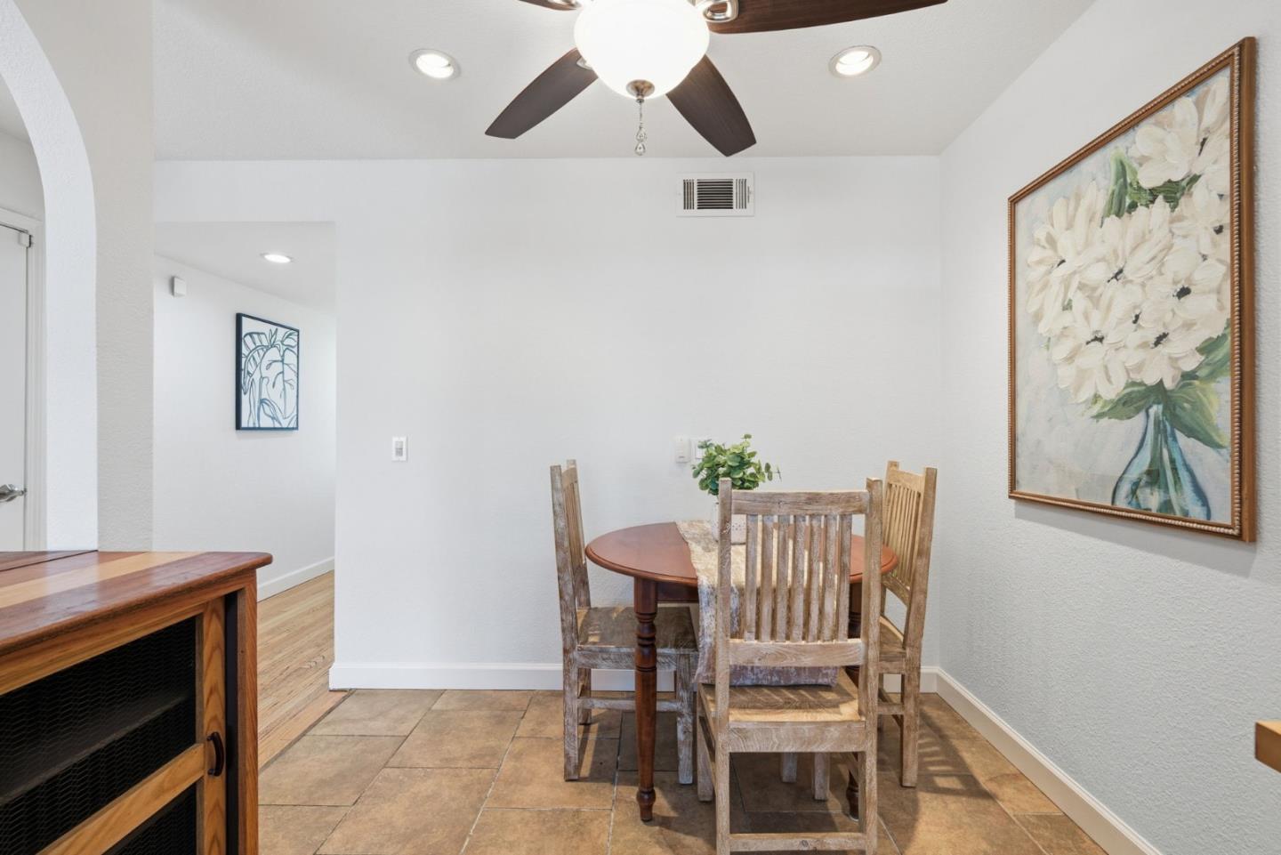 Detail Gallery Image 14 of 52 For 5841 Blossom Ave, San Jose,  CA 95123 - 3 Beds | 2 Baths