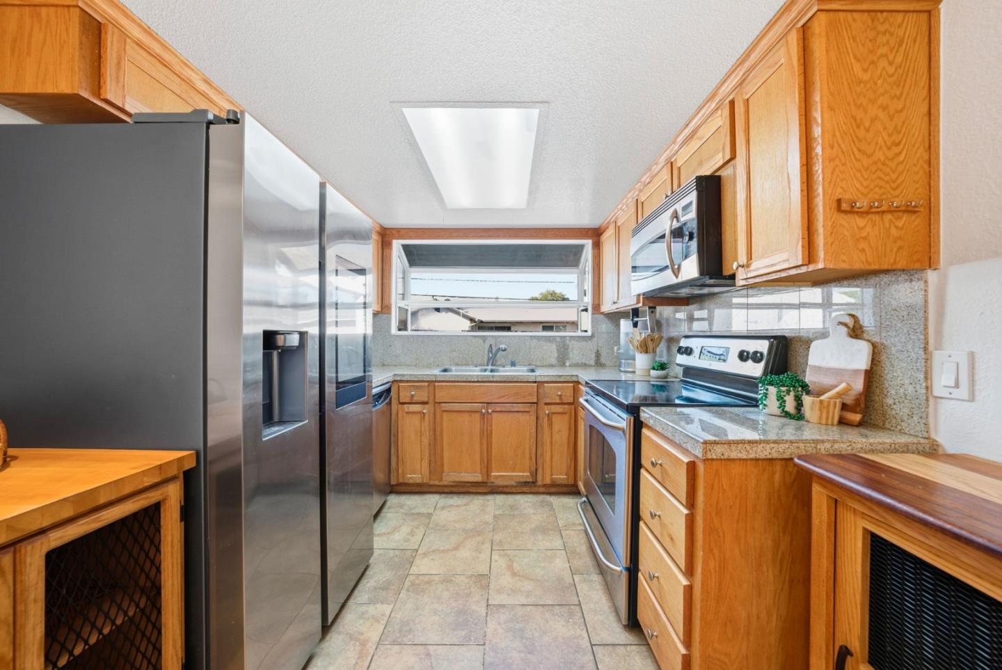 Detail Gallery Image 15 of 52 For 5841 Blossom Ave, San Jose,  CA 95123 - 3 Beds | 2 Baths