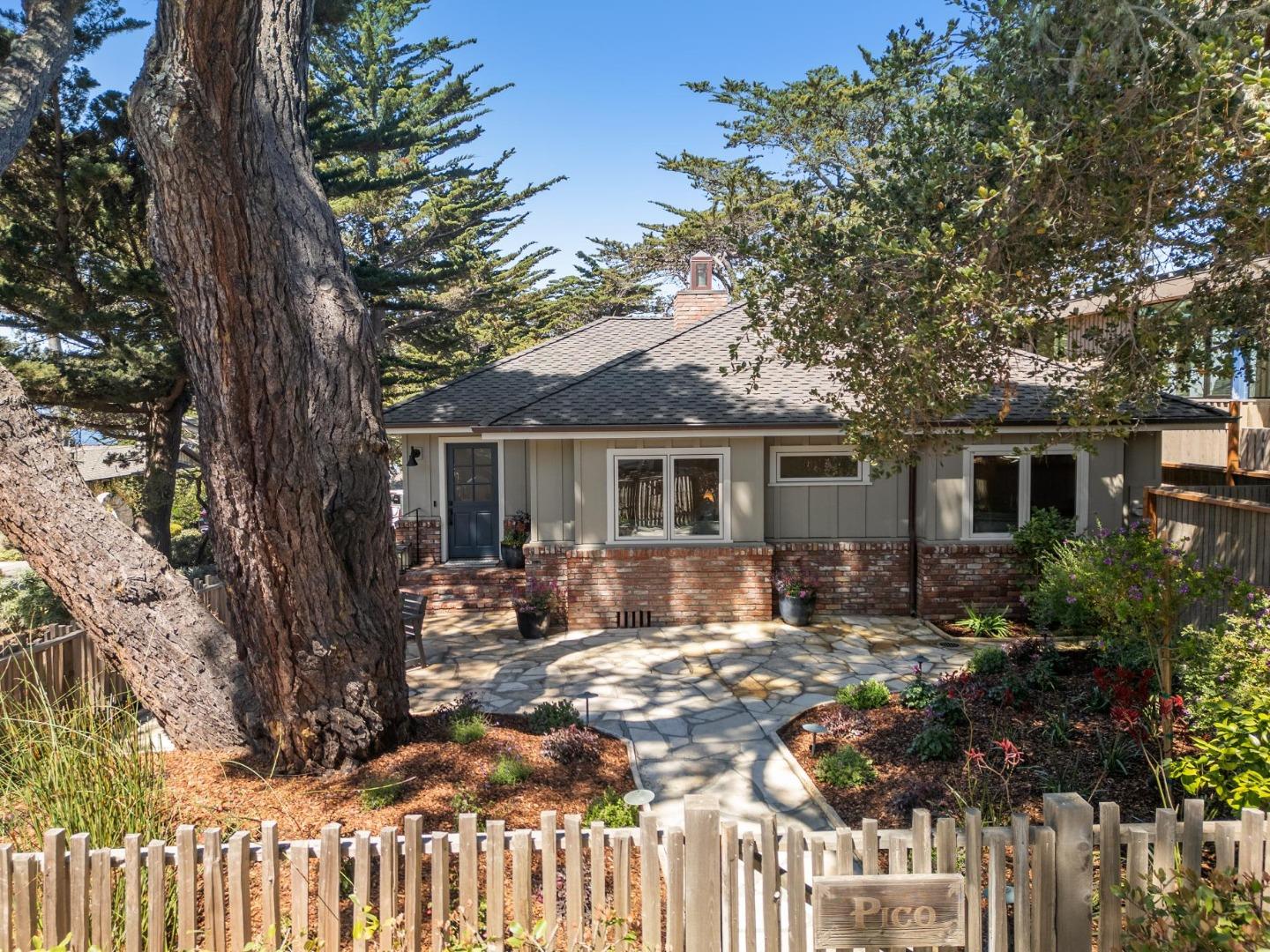Detail Gallery Image 4 of 49 For 0 Nw Corner of Carmelo & 12th Ave, Carmel,  CA 93921 - 3 Beds | 2/1 Baths