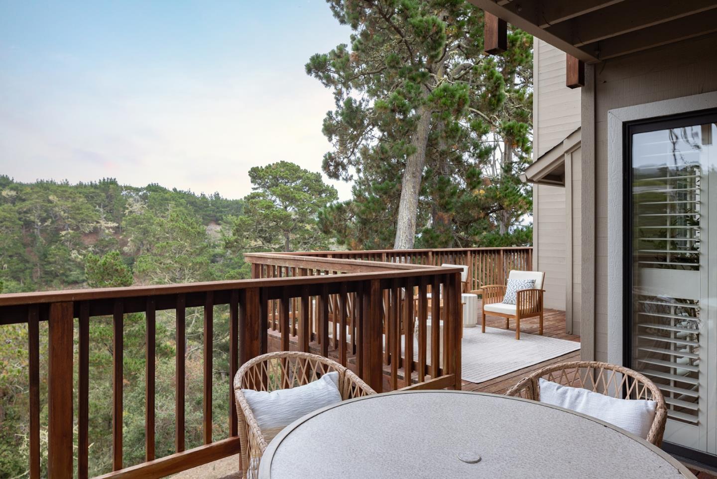Detail Gallery Image 12 of 29 For 3594 Eastfield Ct, Carmel,  CA 93923 - 3 Beds | 3 Baths