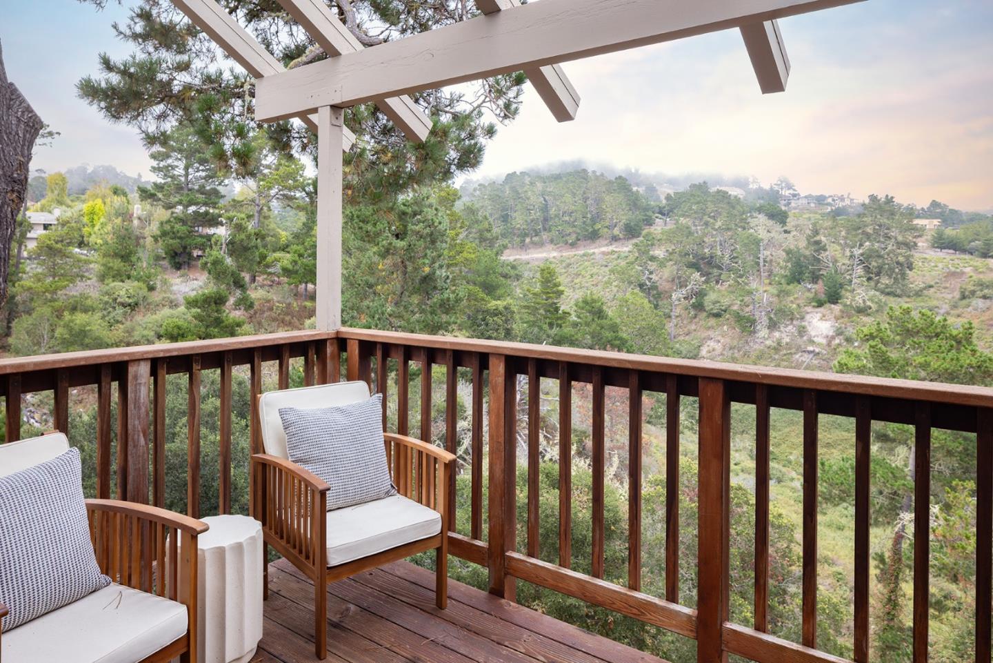Detail Gallery Image 24 of 29 For 3594 Eastfield Ct, Carmel,  CA 93923 - 3 Beds | 3 Baths