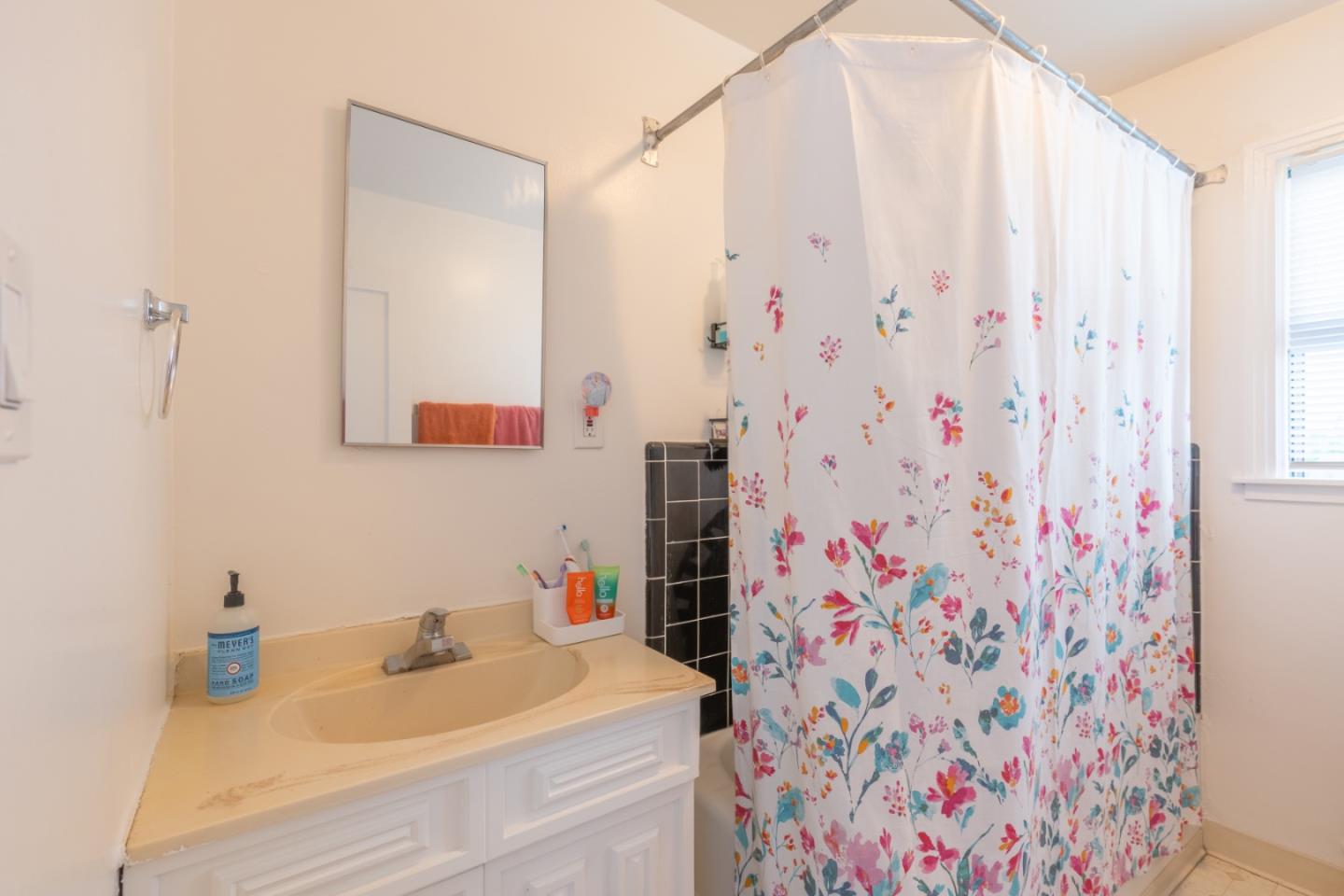 Detail Gallery Image 15 of 23 For 1270 6th St, Monterey,  CA 93940 - 4 Beds | 2 Baths