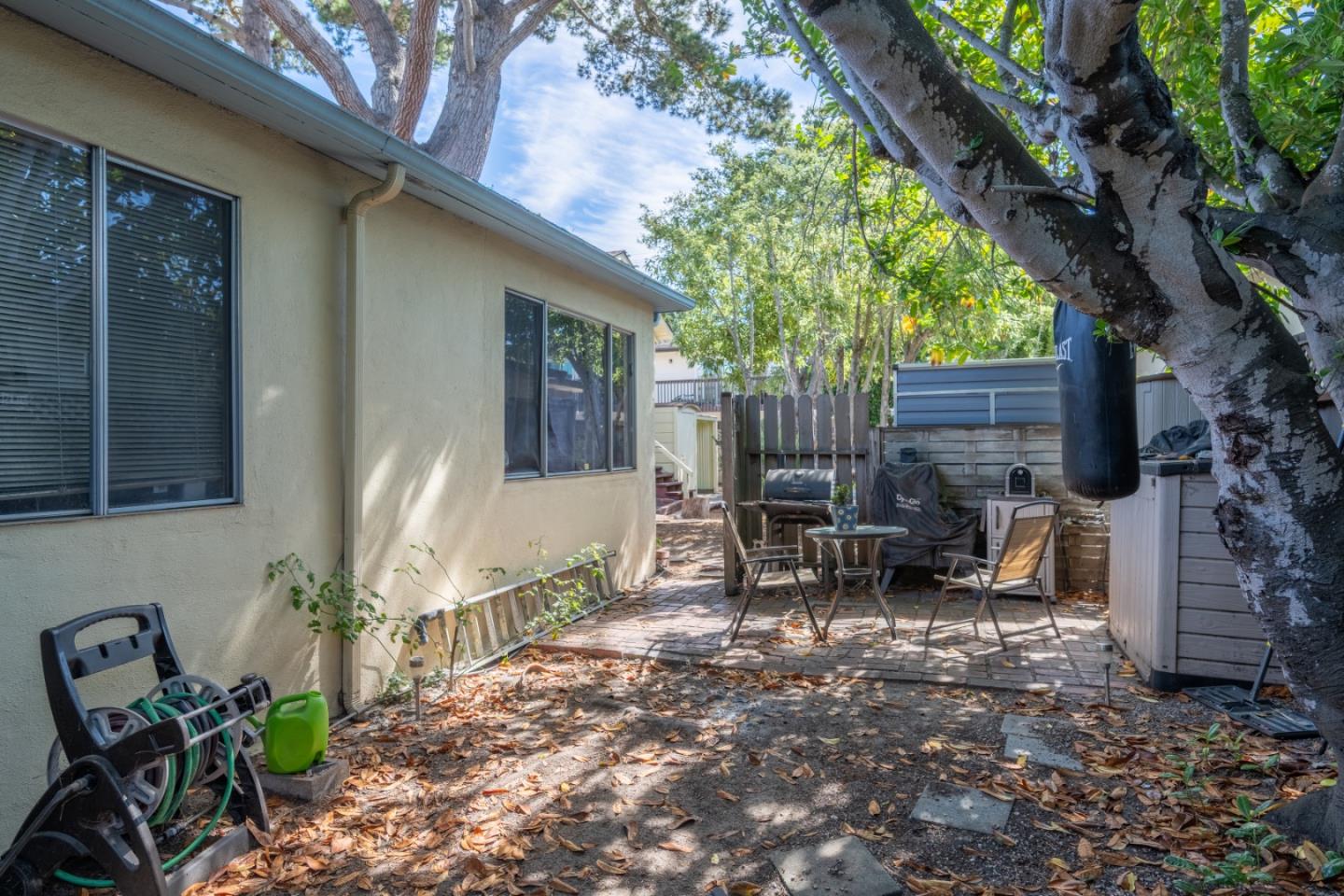 Detail Gallery Image 21 of 23 For 1270 6th St, Monterey,  CA 93940 - 4 Beds | 2 Baths
