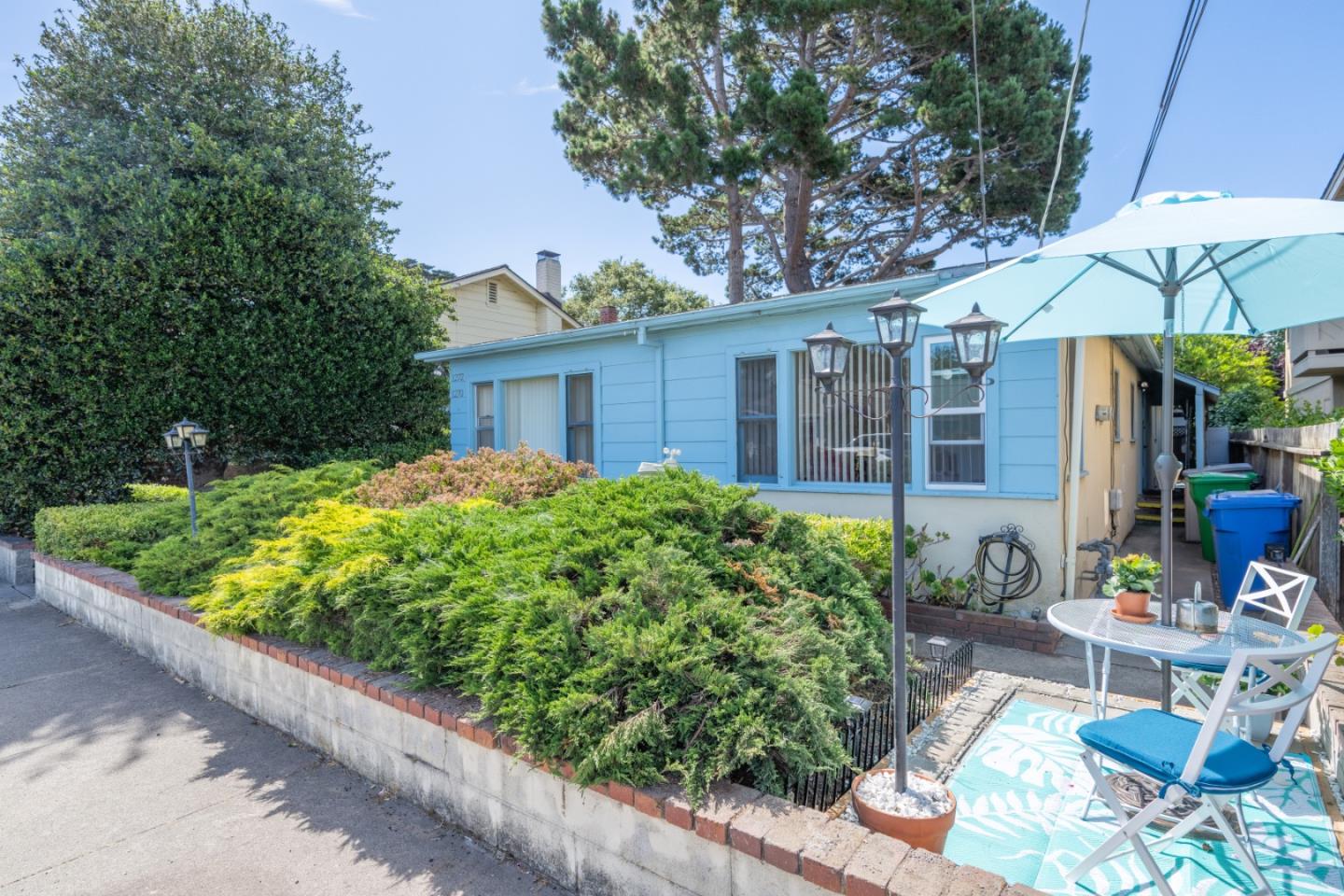 Detail Gallery Image 3 of 23 For 1270 6th St, Monterey,  CA 93940 - 4 Beds | 2 Baths