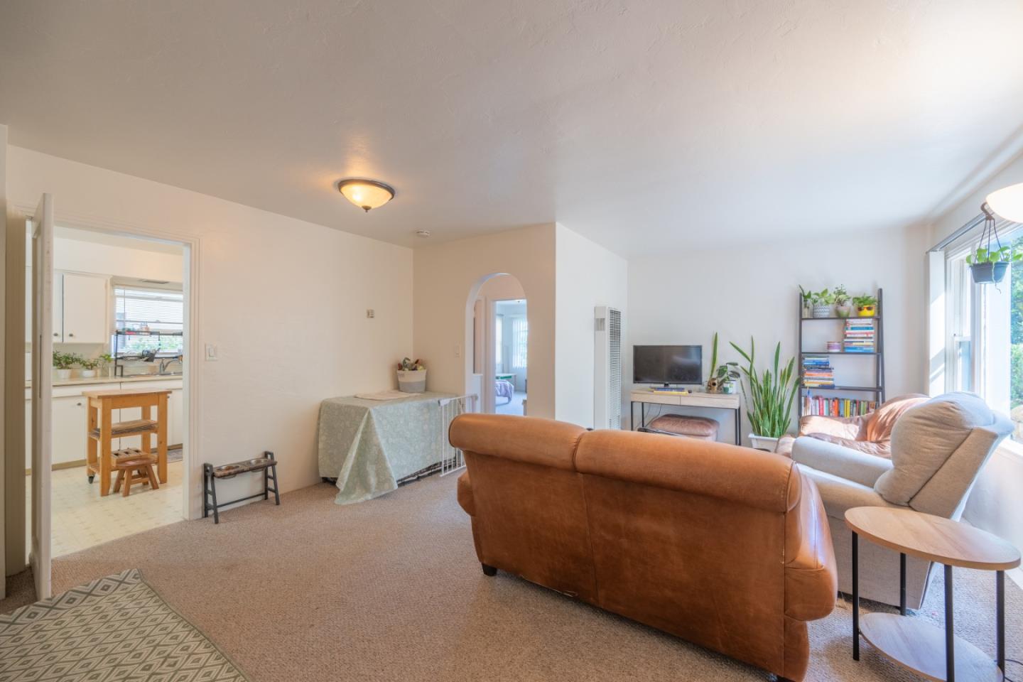 Detail Gallery Image 6 of 23 For 1270 6th St, Monterey,  CA 93940 - 4 Beds | 2 Baths