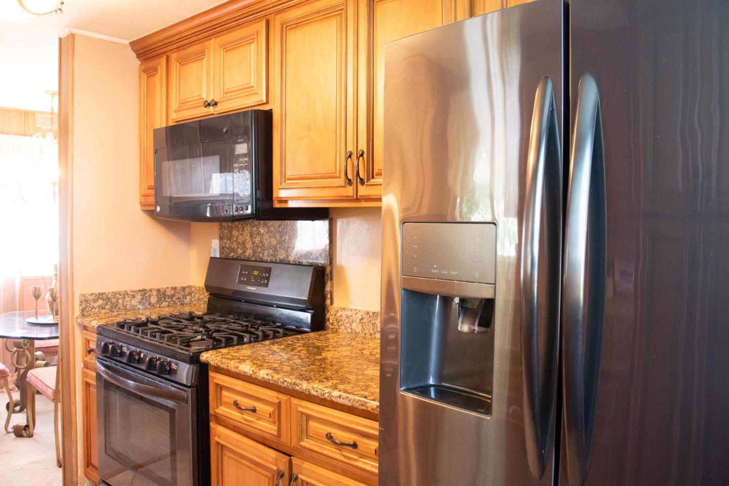 Detail Gallery Image 14 of 36 For 255 E. Bolivar St #146,  Salinas,  CA 93906 - 3 Beds | 2 Baths