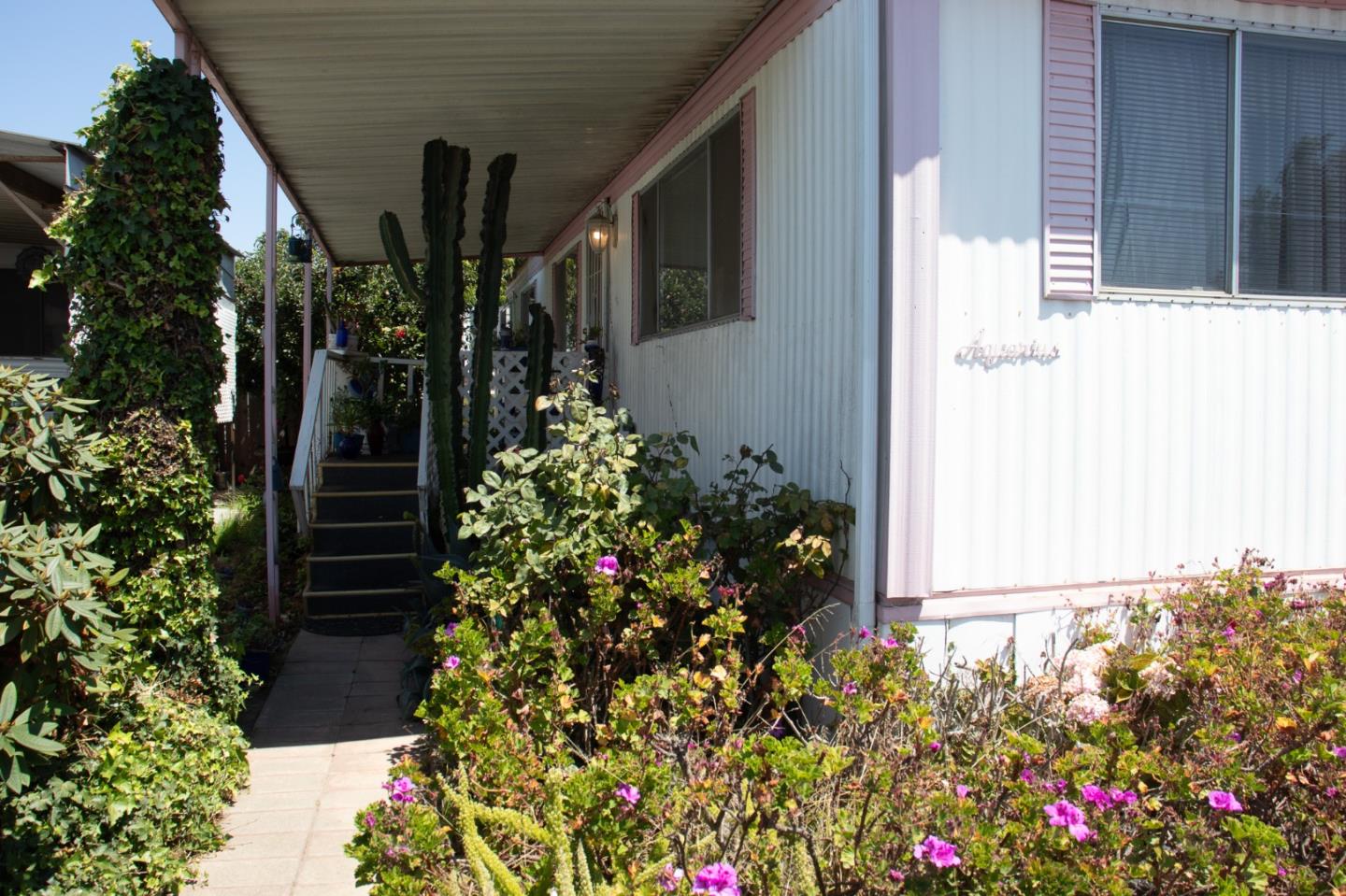 Detail Gallery Image 4 of 36 For 255 E. Bolivar St #146,  Salinas,  CA 93906 - 3 Beds | 2 Baths