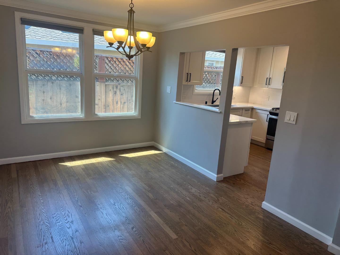 Detail Gallery Image 7 of 18 For 952 Timothy Ln, Menlo Park,  CA 94025 - 2 Beds | 1 Baths