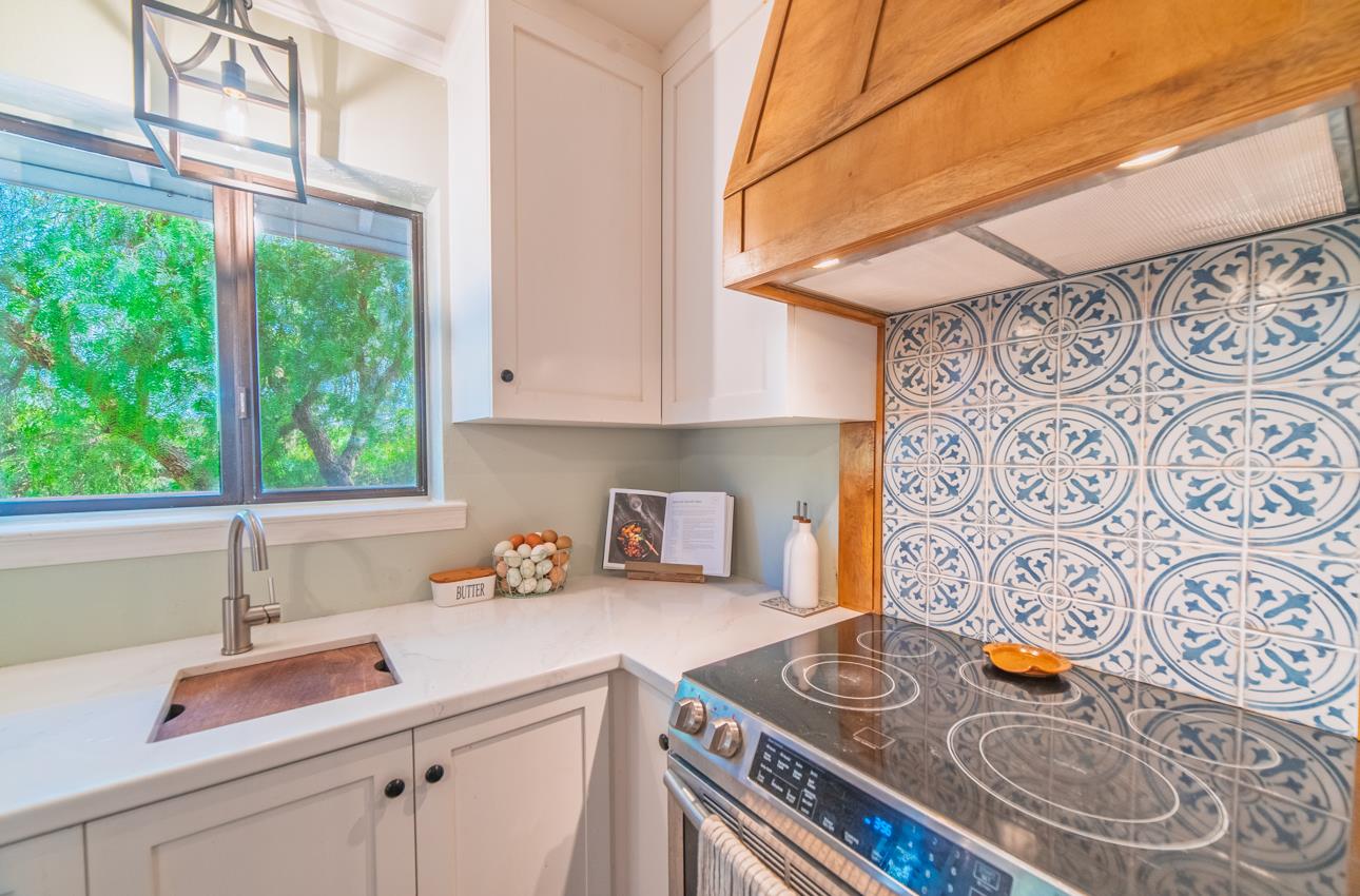 Detail Gallery Image 14 of 52 For 2646 El Camino Real, Salinas,  CA 93907 - 5 Beds | 2/1 Baths