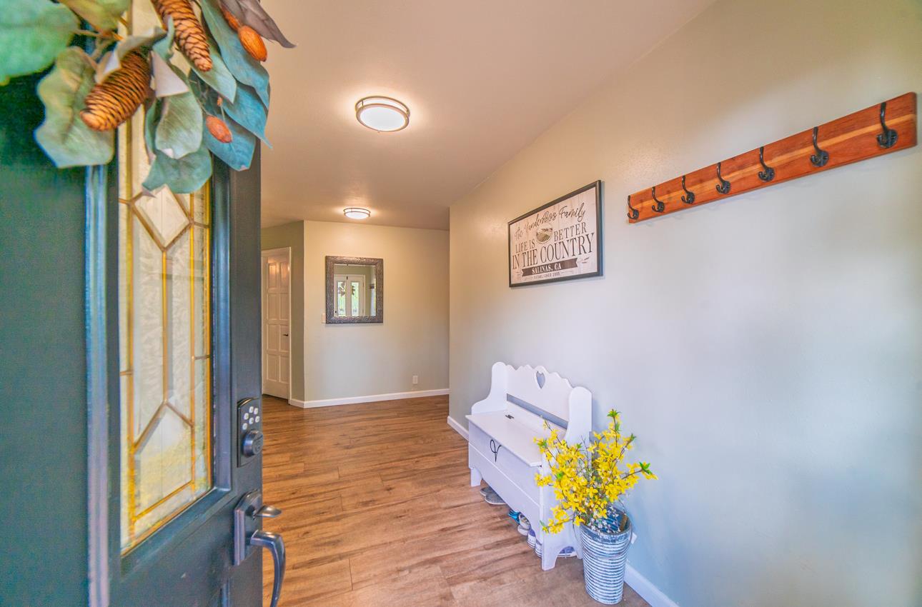 Detail Gallery Image 5 of 52 For 2646 El Camino Real, Salinas,  CA 93907 - 5 Beds | 2/1 Baths