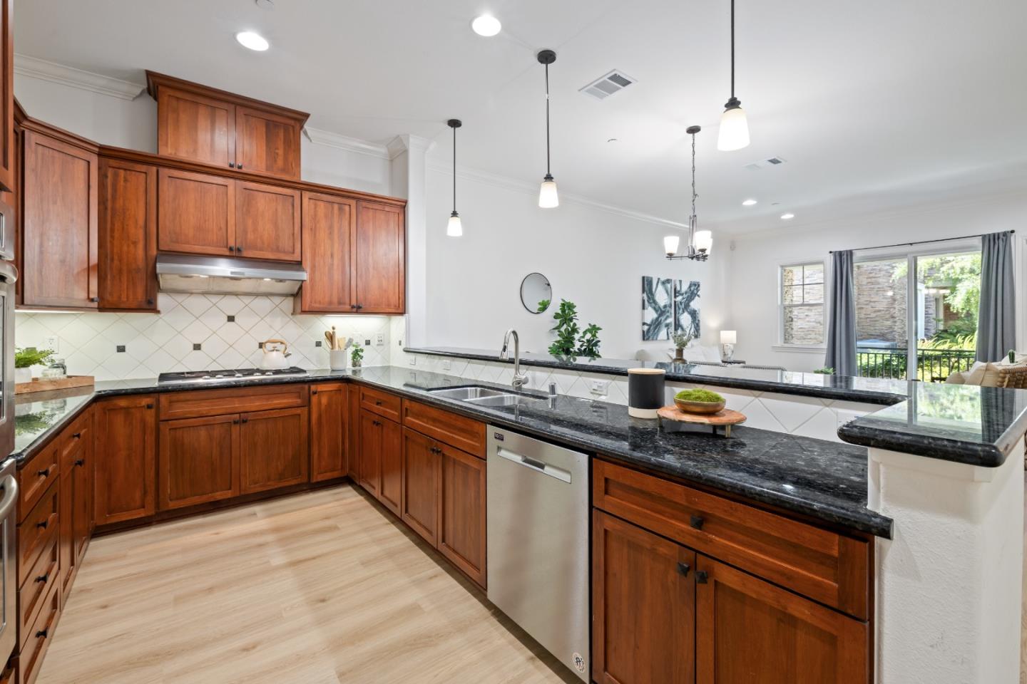Detail Gallery Image 9 of 80 For 2866 Paseo Ln, San Jose,  CA 95124 - 4 Beds | 4/1 Baths