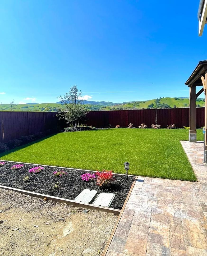 Detail Gallery Image 15 of 20 For 688 Sacramento Way, Hollister,  CA 95023 - 3 Beds | 2 Baths