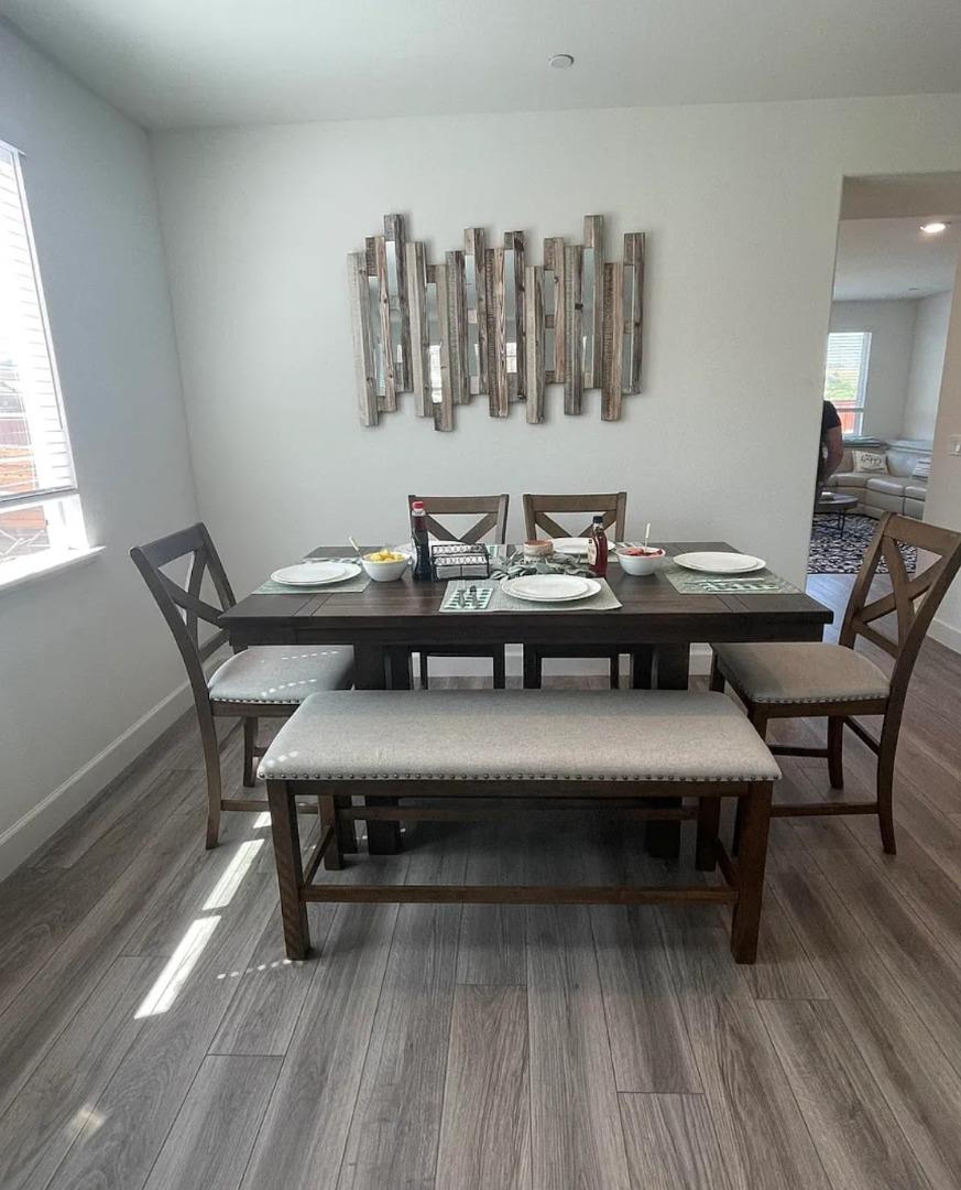 Detail Gallery Image 7 of 20 For 688 Sacramento Way, Hollister,  CA 95023 - 3 Beds | 2 Baths