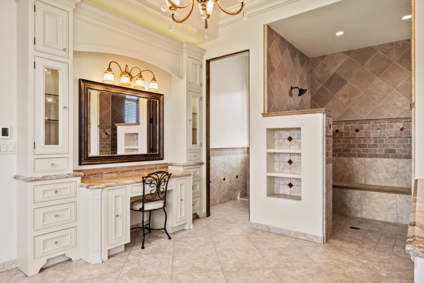 Detail Gallery Image 11 of 25 For 5 Fairway Ct, Seaside,  CA 93955 - 4 Beds | 3 Baths