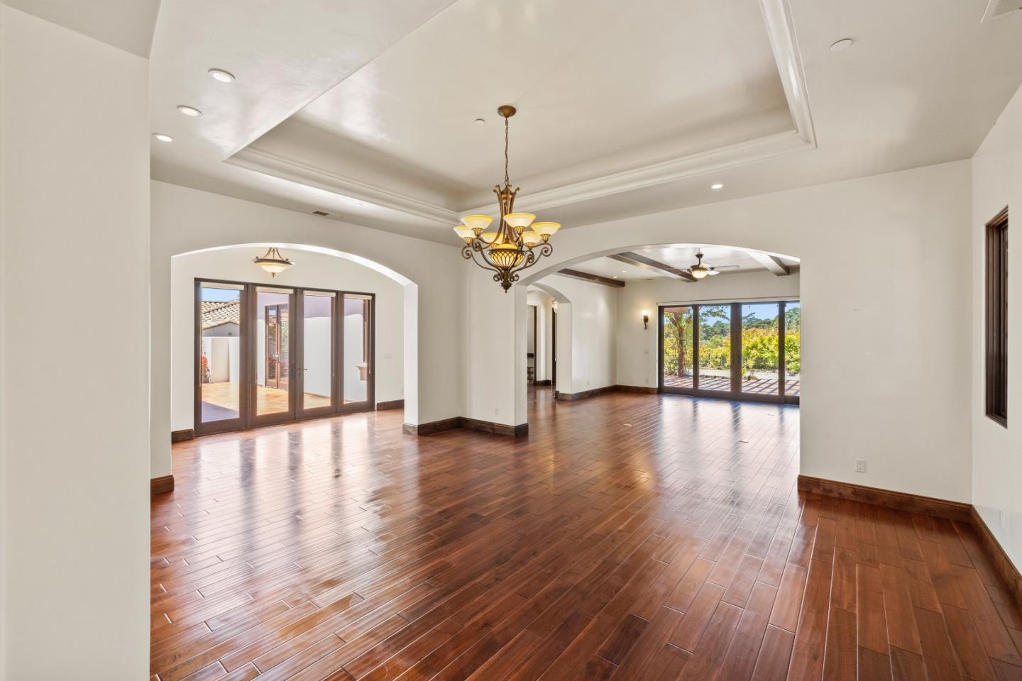 Detail Gallery Image 7 of 25 For 5 Fairway Ct, Seaside,  CA 93955 - 4 Beds | 3 Baths