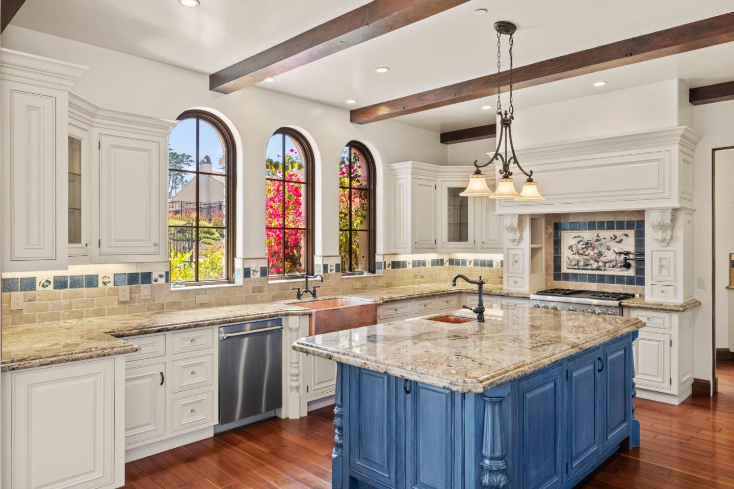 Detail Gallery Image 9 of 25 For 5 Fairway Ct, Seaside,  CA 93955 - 4 Beds | 3 Baths