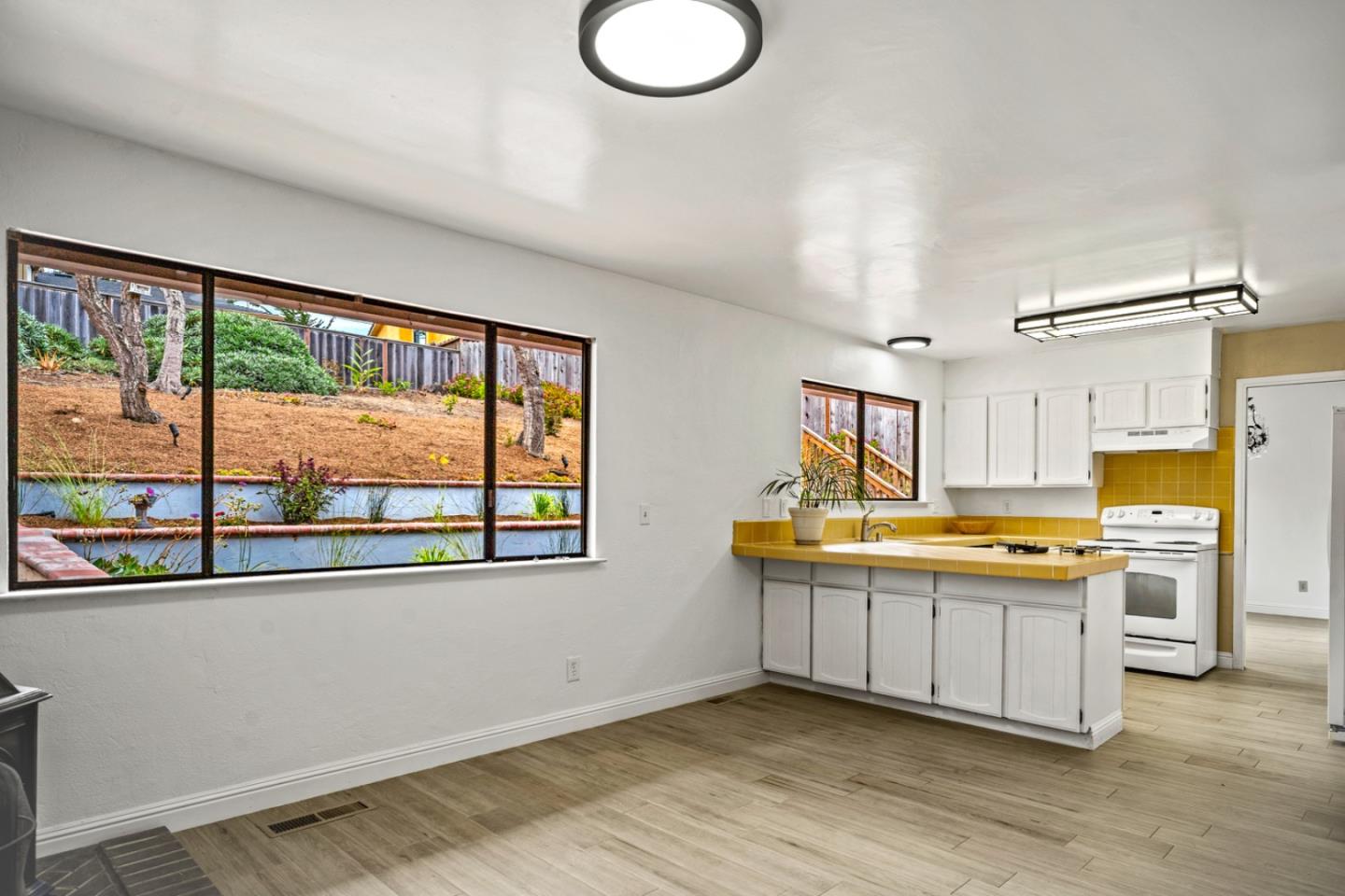 Detail Gallery Image 13 of 35 For 3065 Hermitage Rd, Pebble Beach,  CA 93953 - 4 Beds | 2/1 Baths