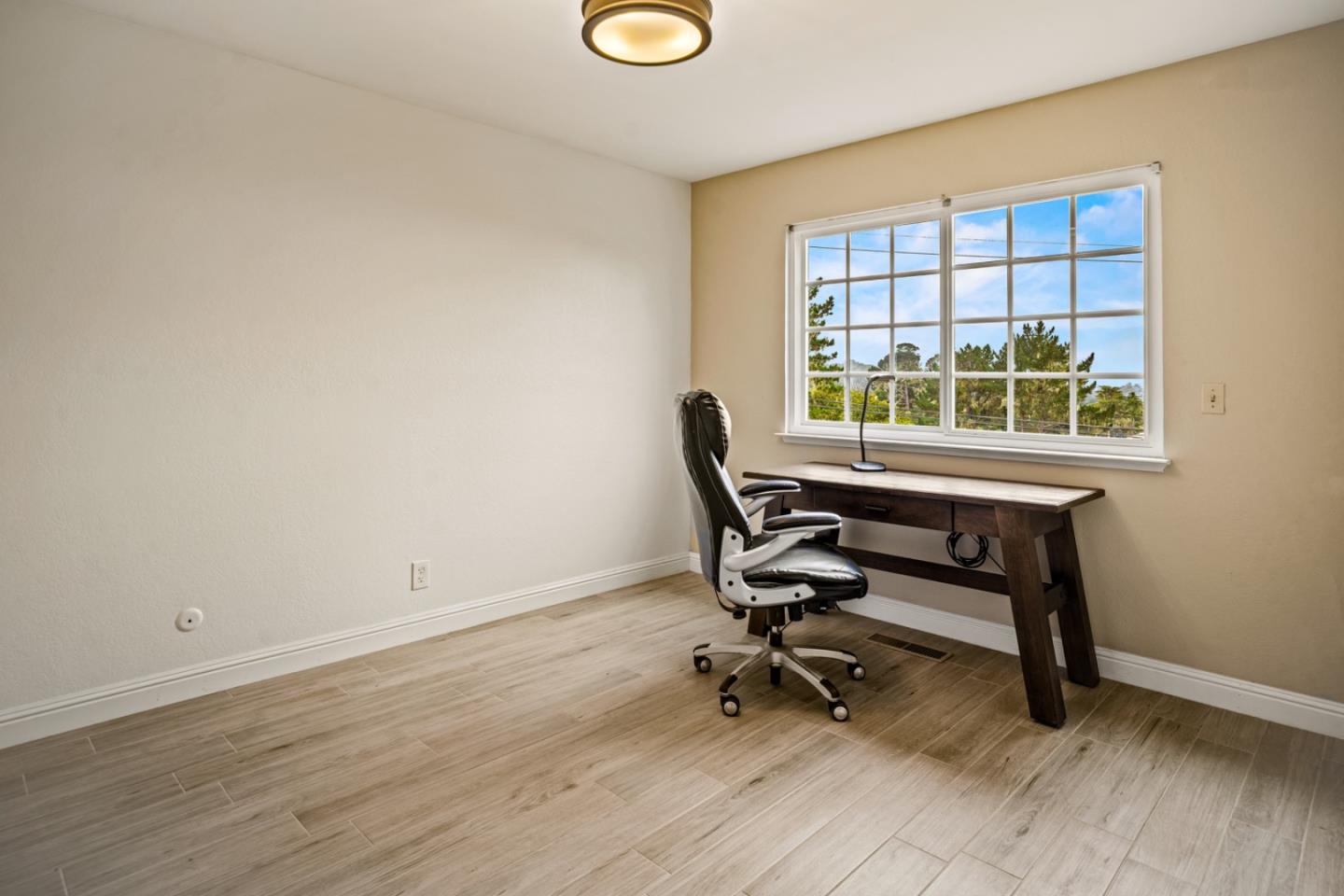 Detail Gallery Image 15 of 35 For 3065 Hermitage Rd, Pebble Beach,  CA 93953 - 4 Beds | 2/1 Baths