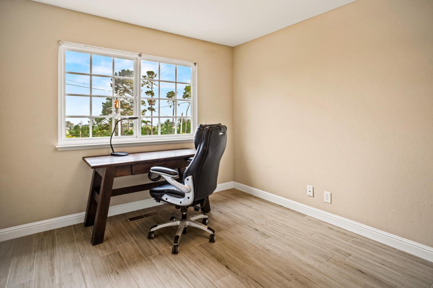 Detail Gallery Image 16 of 35 For 3065 Hermitage Rd, Pebble Beach,  CA 93953 - 4 Beds | 2/1 Baths