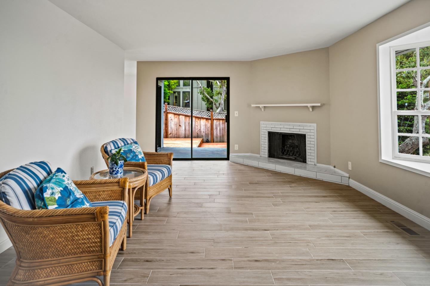 Detail Gallery Image 4 of 35 For 3065 Hermitage Rd, Pebble Beach,  CA 93953 - 4 Beds | 2/1 Baths