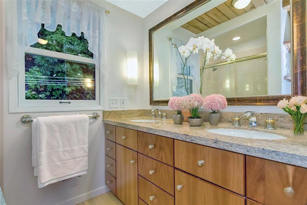 Detail Gallery Image 8 of 16 For 1750 Toyon Rd, Lafayette,  CA 94549 - 2 Beds | 2 Baths