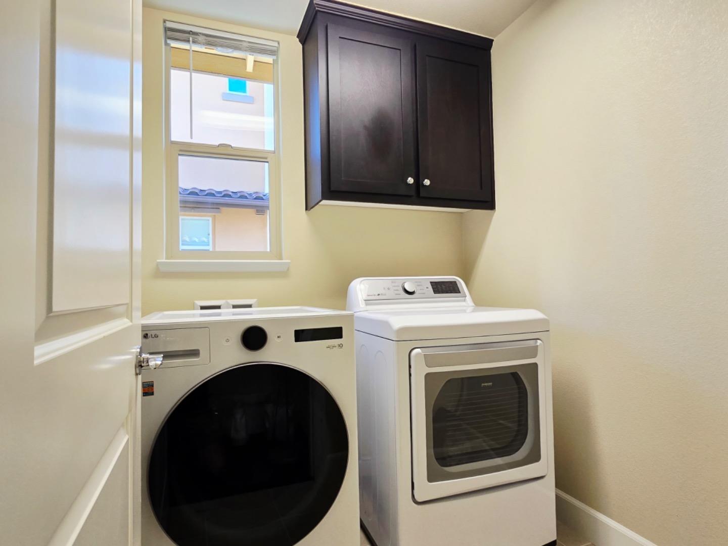 Detail Gallery Image 13 of 23 For 338 Santa Diana Ter, Sunnyvale,  CA 94085 - 4 Beds | 3/1 Baths