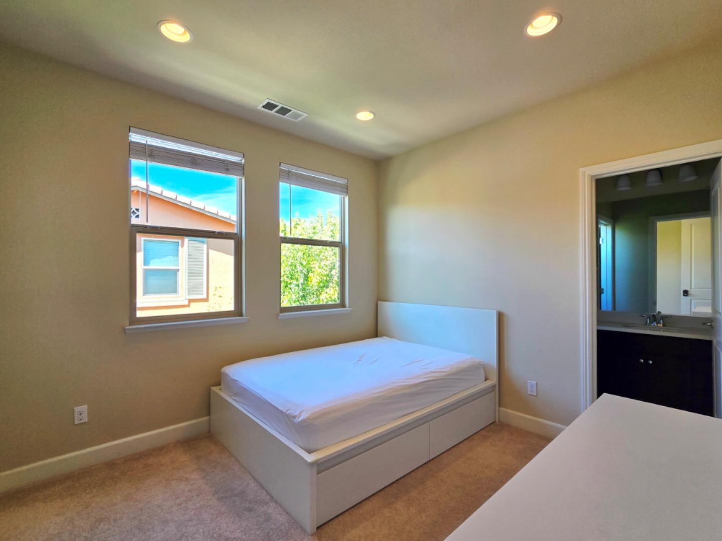 Detail Gallery Image 15 of 23 For 338 Santa Diana Ter, Sunnyvale,  CA 94085 - 4 Beds | 3/1 Baths